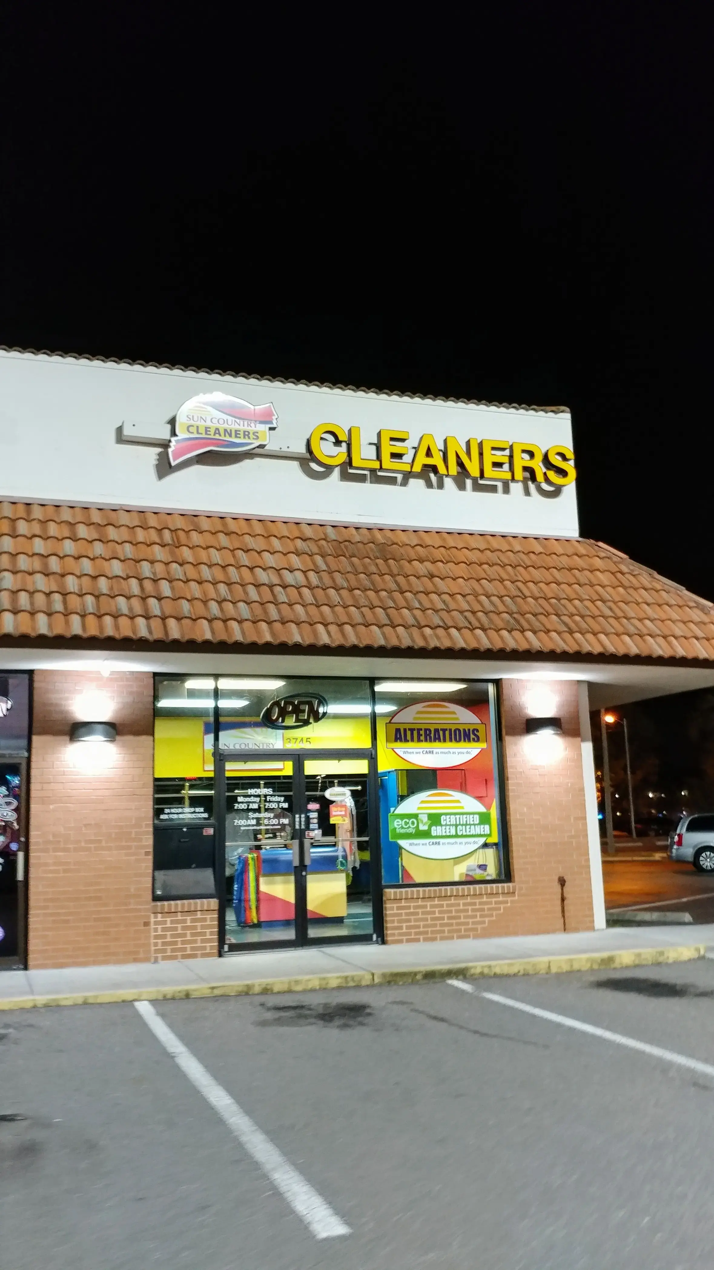 Sun Country Cleaners thumbnail 9