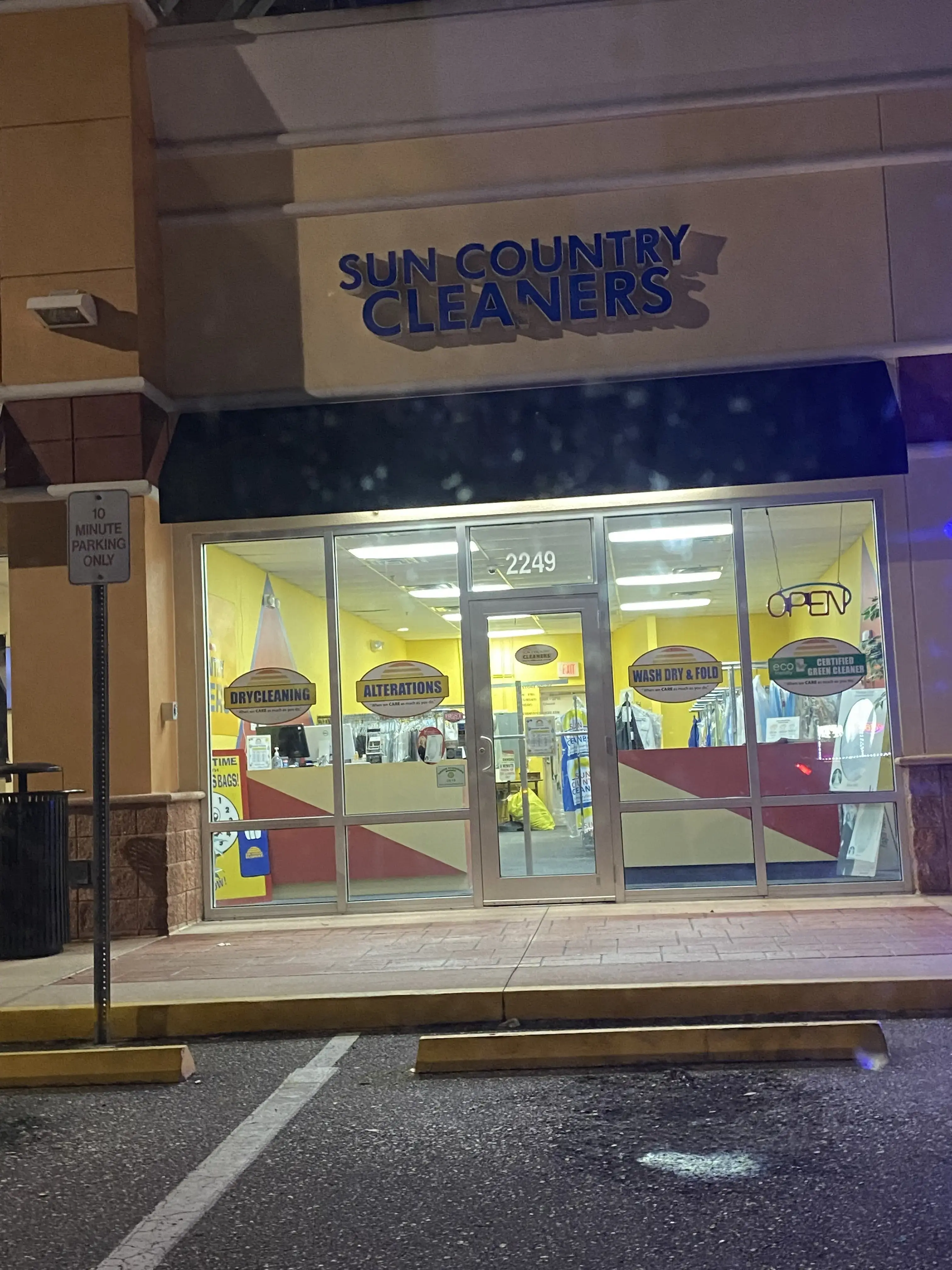 Sun Country Cleaners thumbnail 1