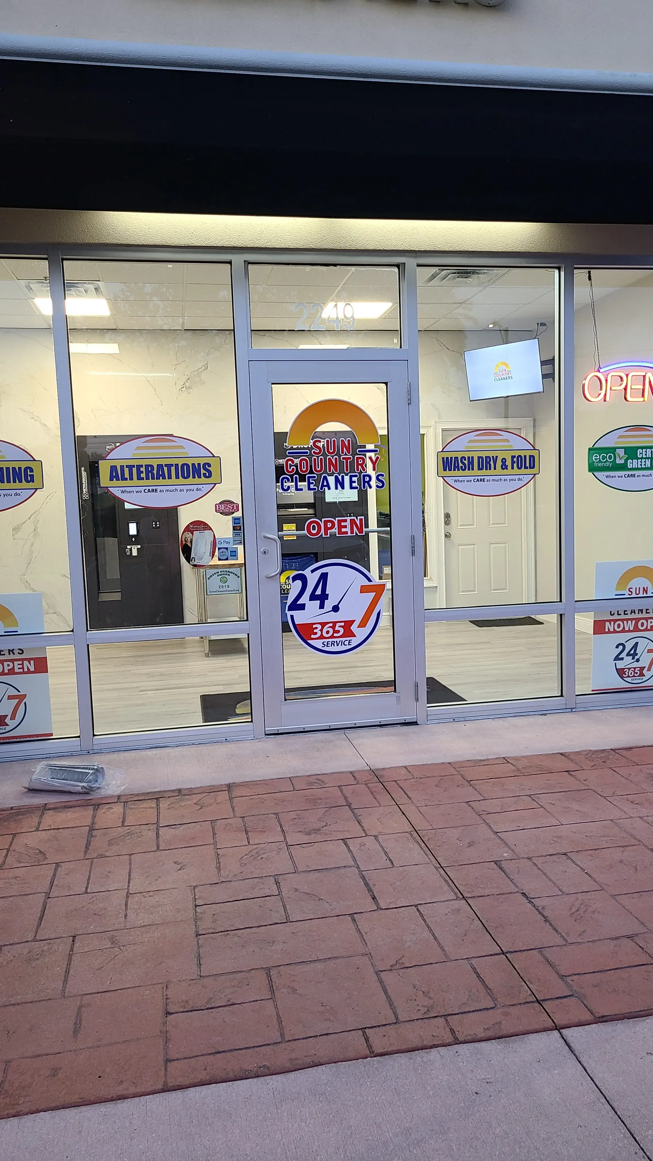 Sun Country Cleaners thumbnail 3