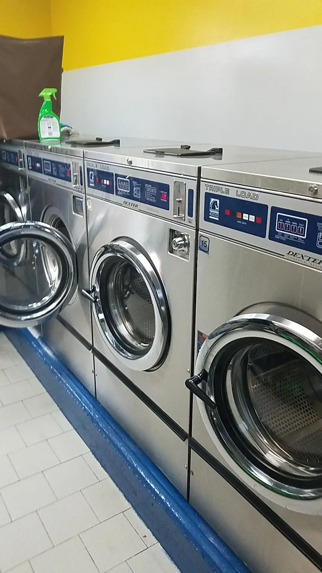 Sunflower Laundromat - Image 20