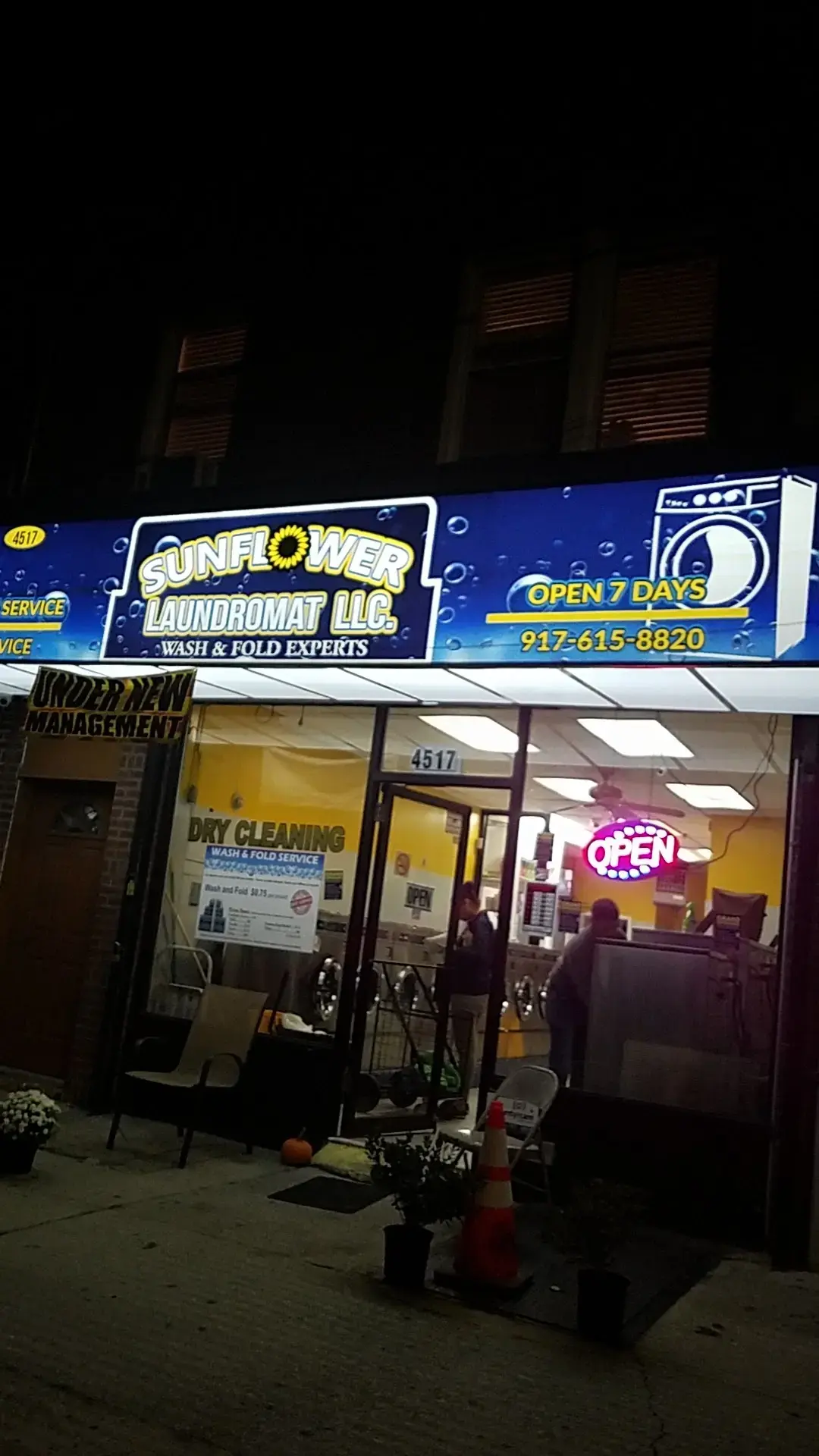 Sunflower Laundromat - Image 8