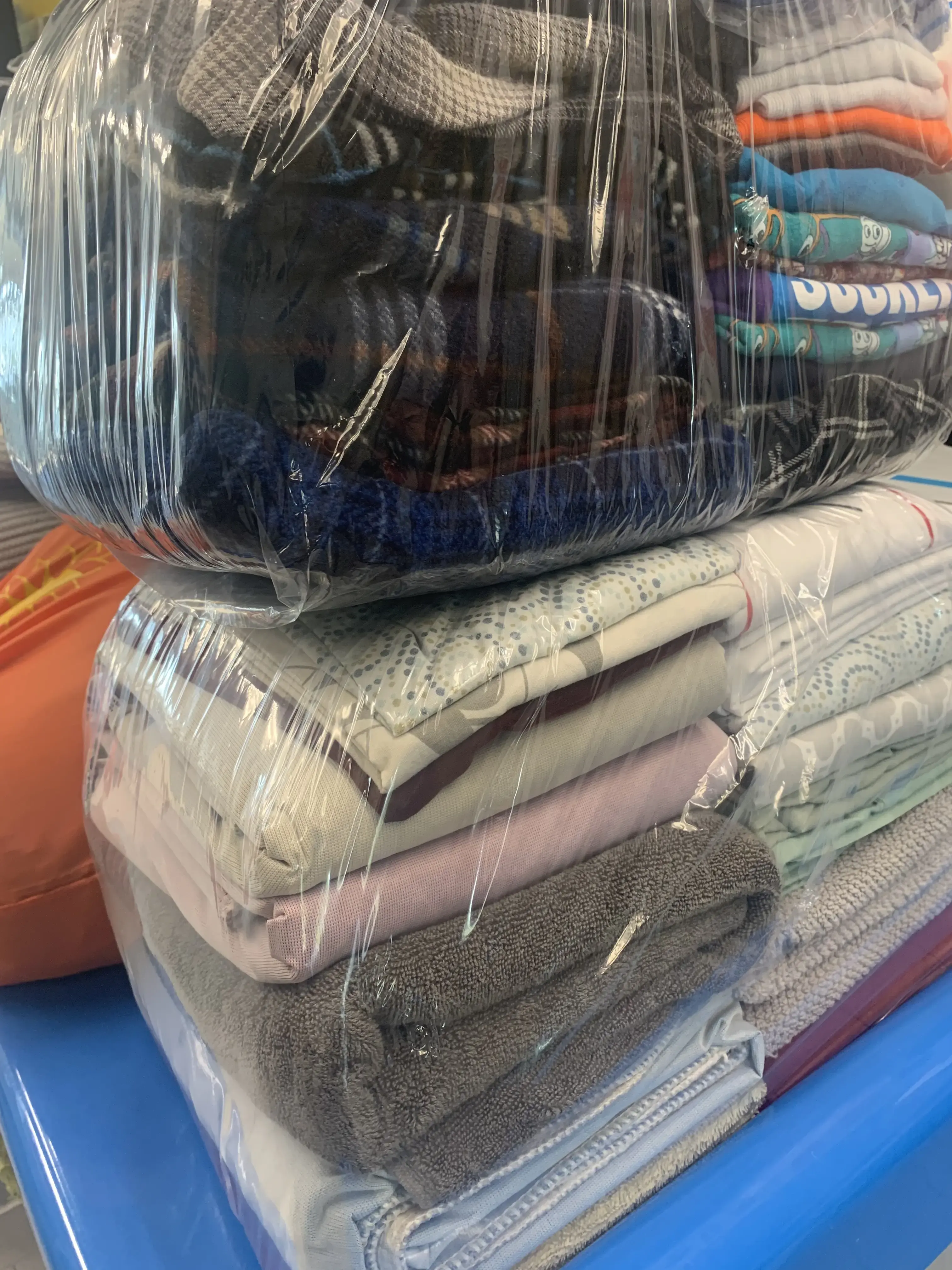 Sunflower Laundromat - Image 5