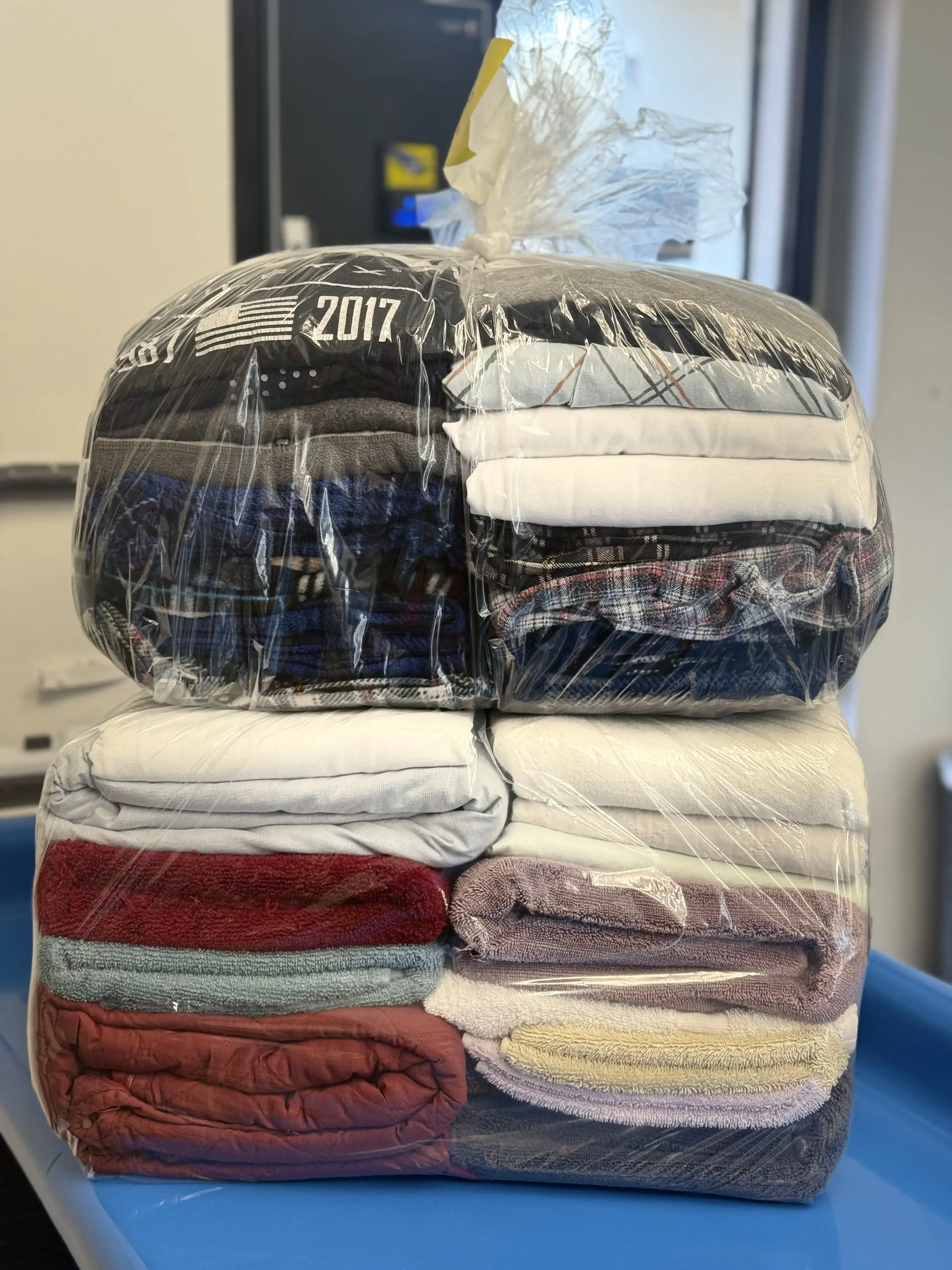 Sunflower Laundromat thumbnail 14