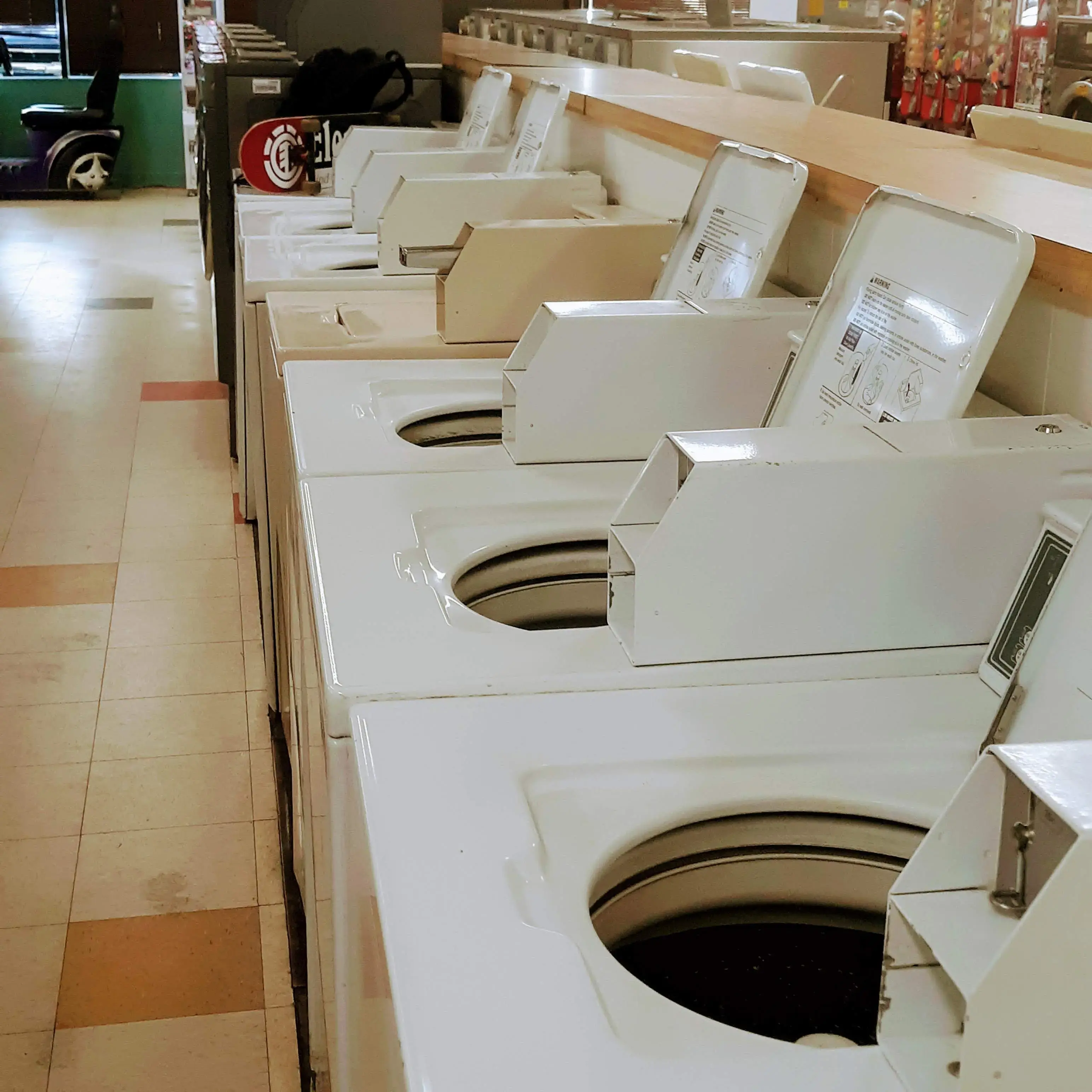 Sunlands Best Laundromat/ Fluff and Fold thumbnail 8