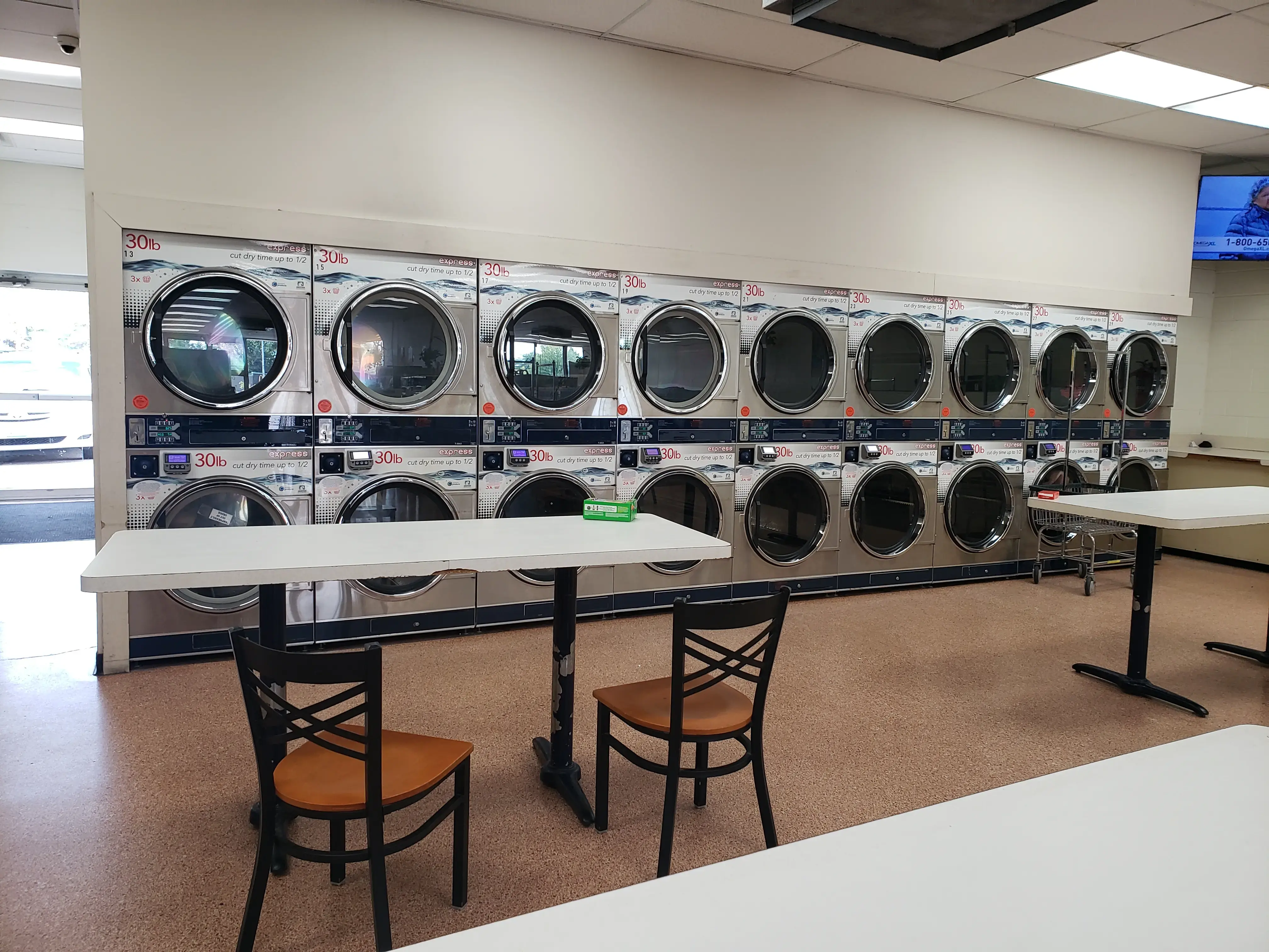 Sunlight Cleaners & Laundromat - Arlington/NW Cols - Image 3