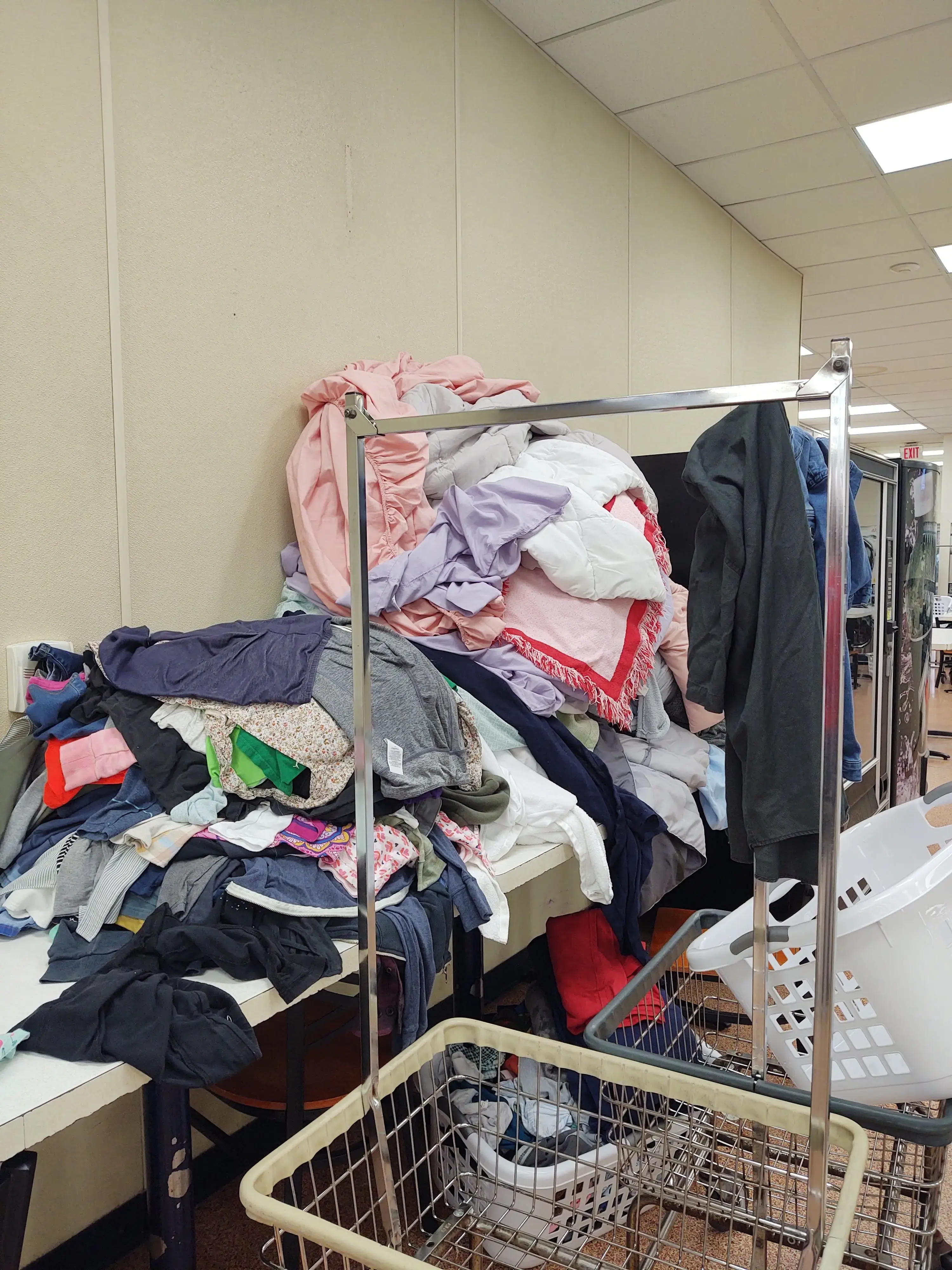 Sunlight Cleaners & Laundromat - Arlington/NW Cols - Image 5