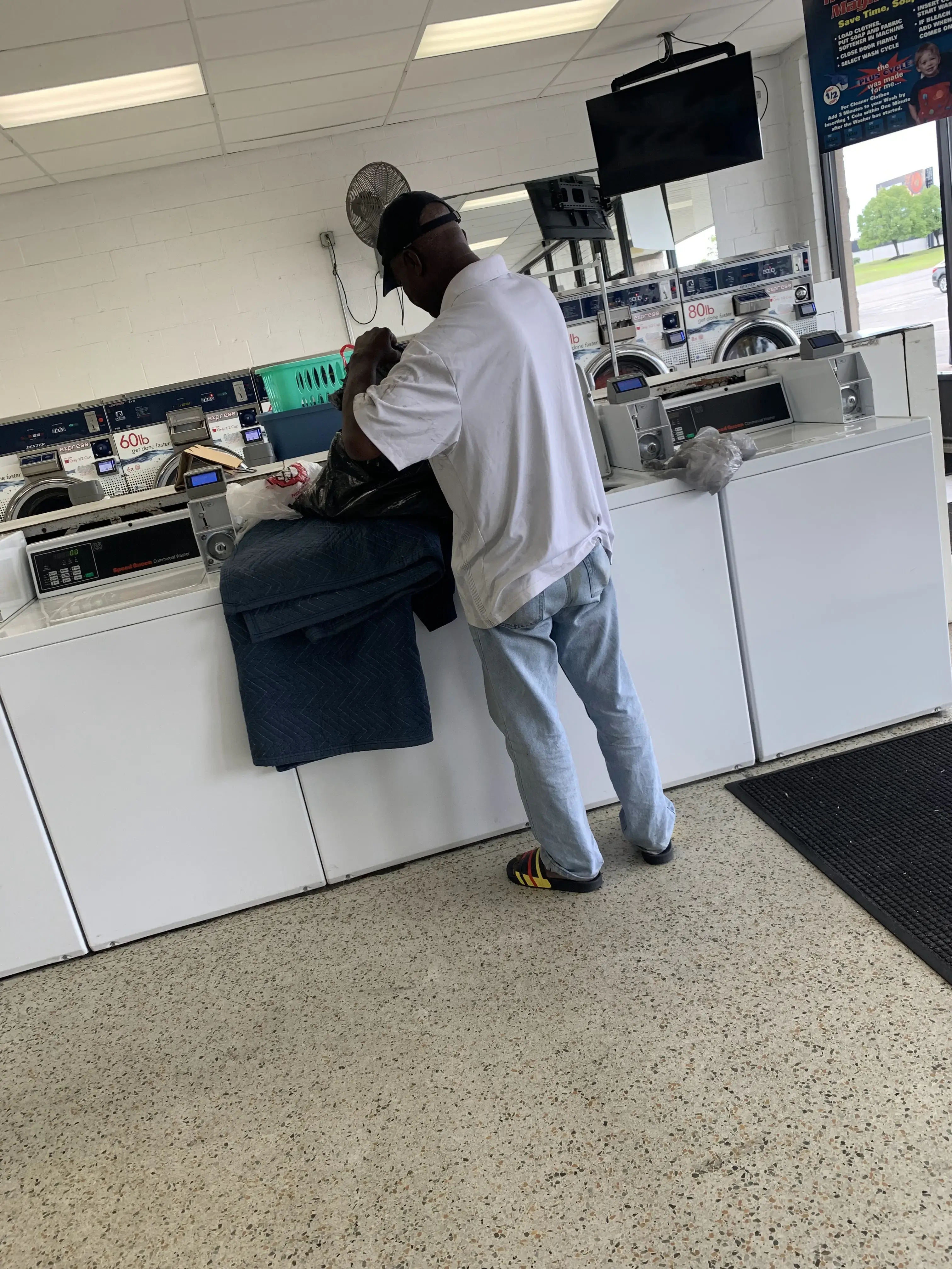 Sunlight Cleaners & Laundromat - Columbus Square/Northland thumbnail 4