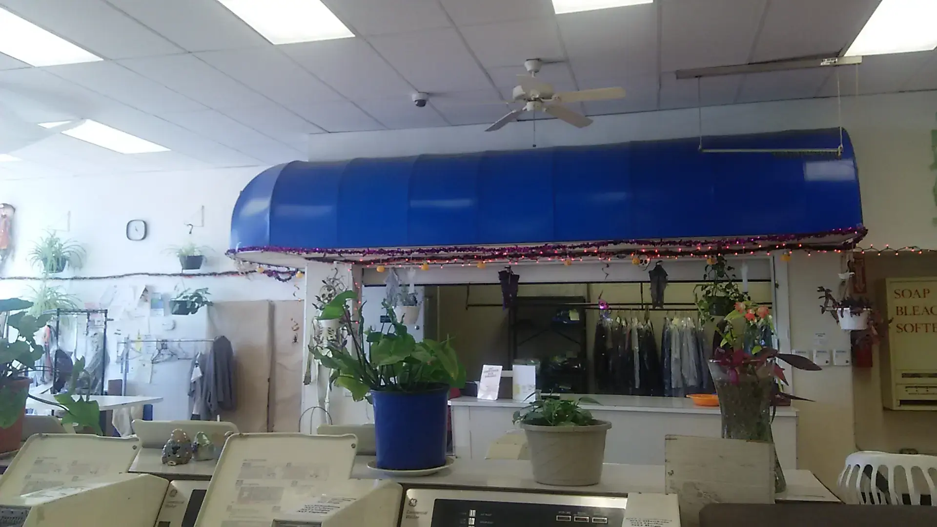 Sunlight Cleaners & Laundromat - Grove City - Image 17