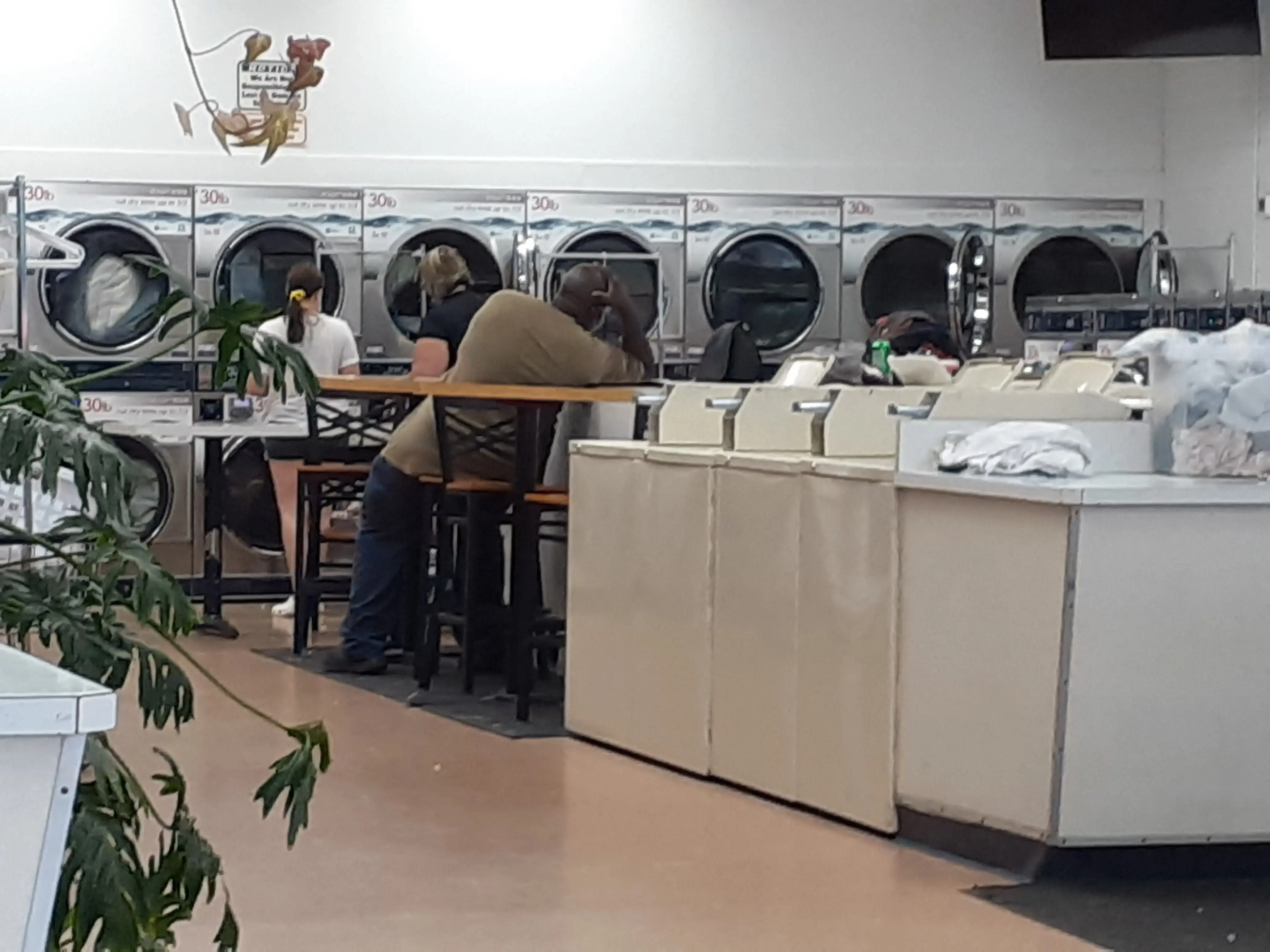 Sunlight Cleaners & Laundromat - Grove City thumbnail 3