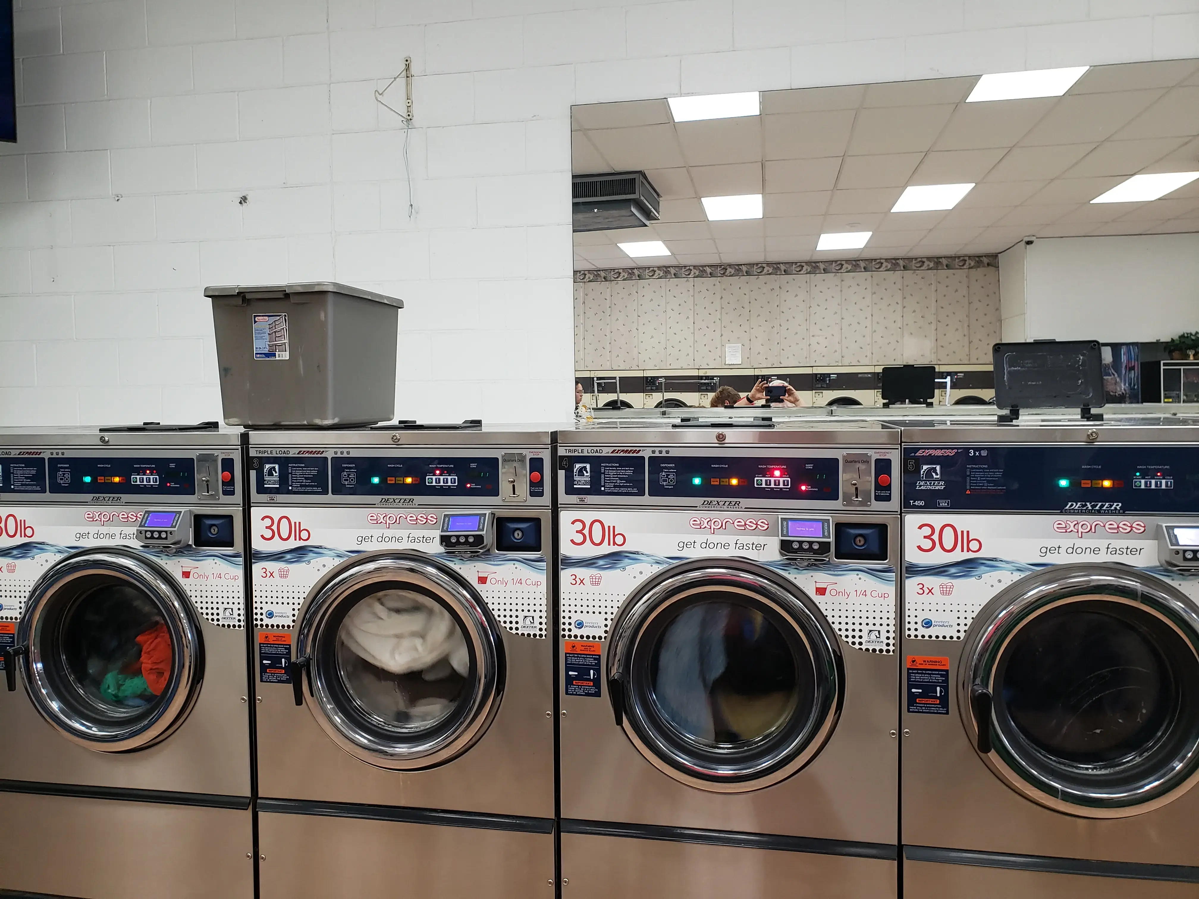 Sunlight Cleaners & Laundromat - Grove City location