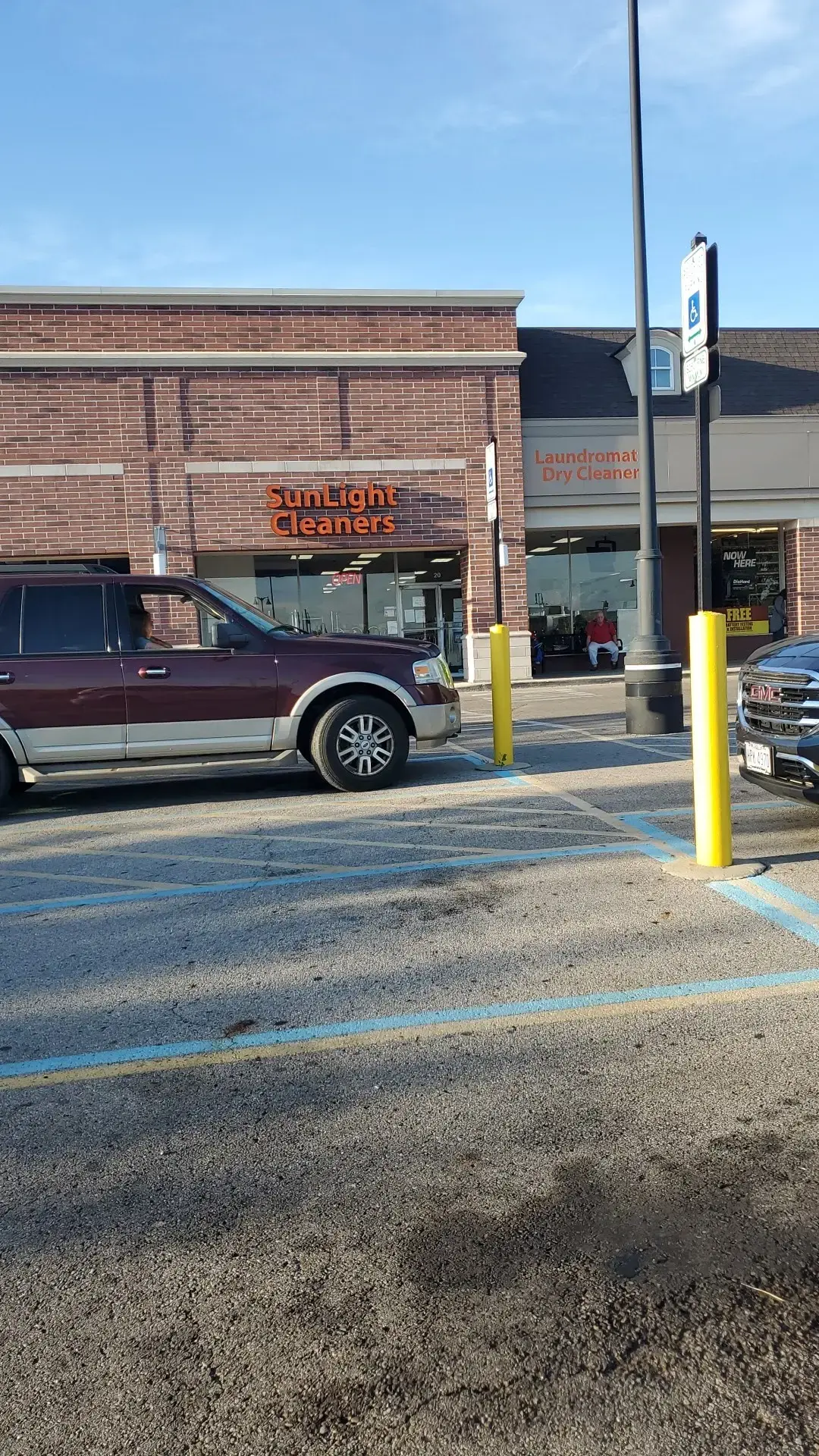 Sunlight Cleaners & Laundromat - Westerville - Image 6