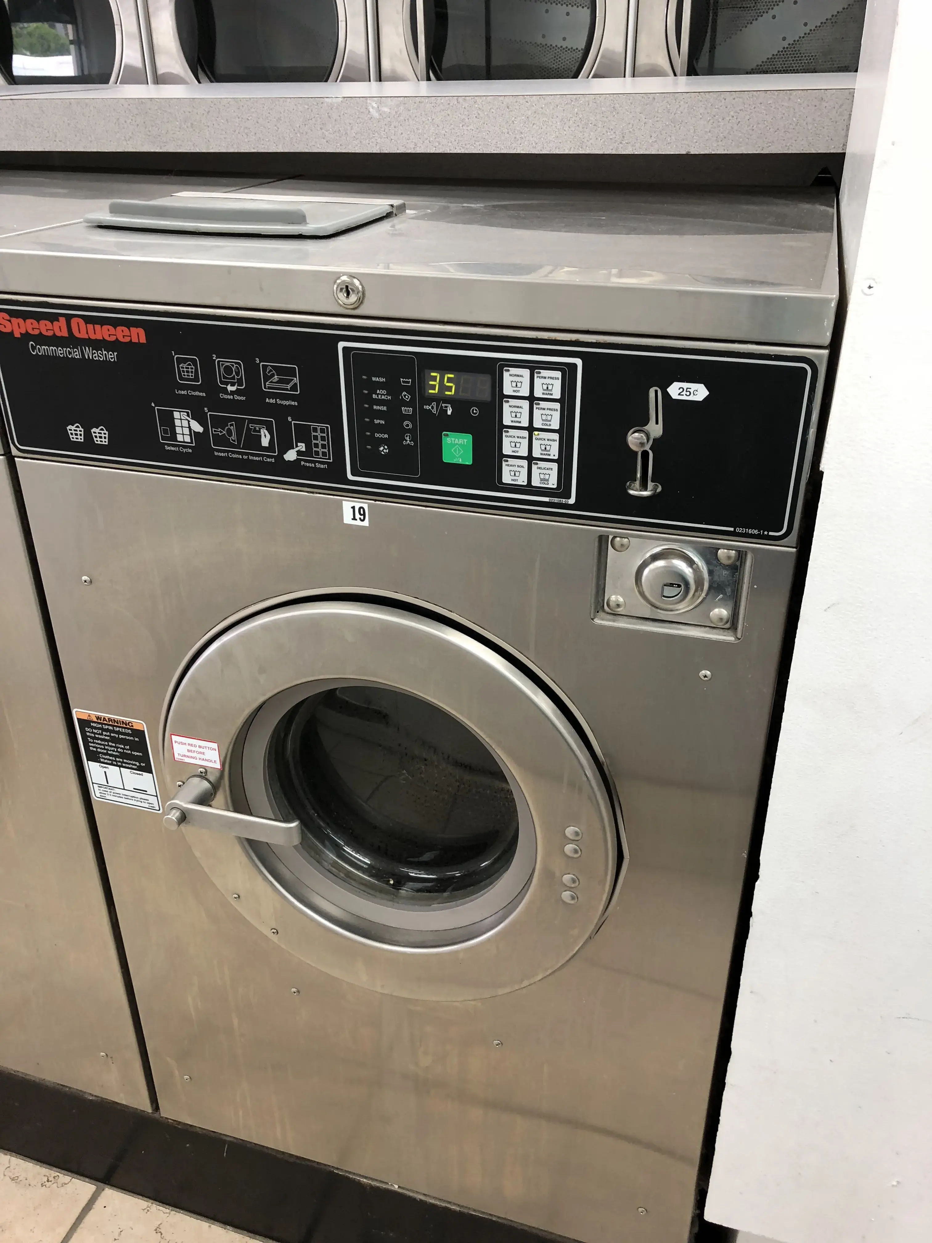 Sunlight Laundromat thumbnail 9