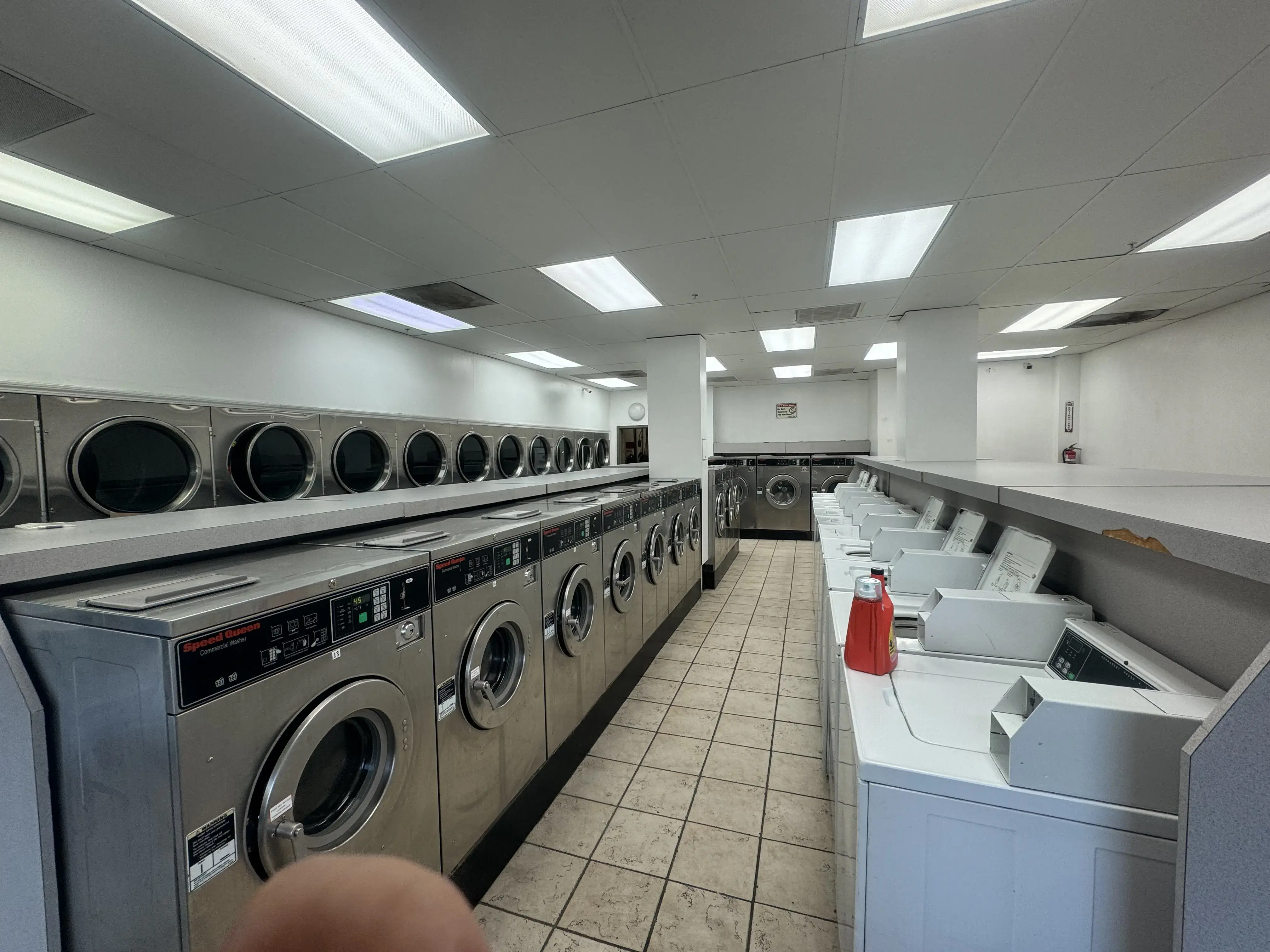Sunlight Laundromat thumbnail 1