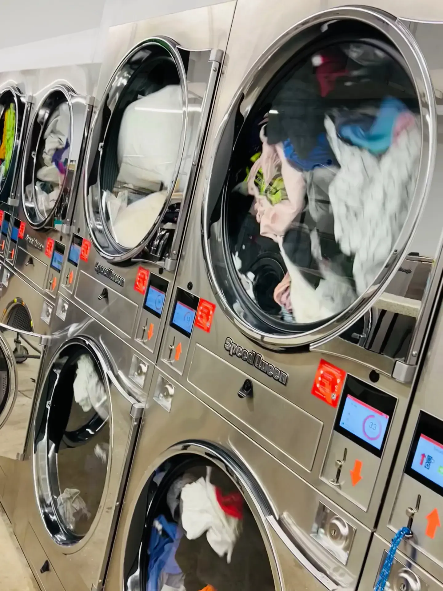 Sunny Bubbles Laundry thumbnail 8