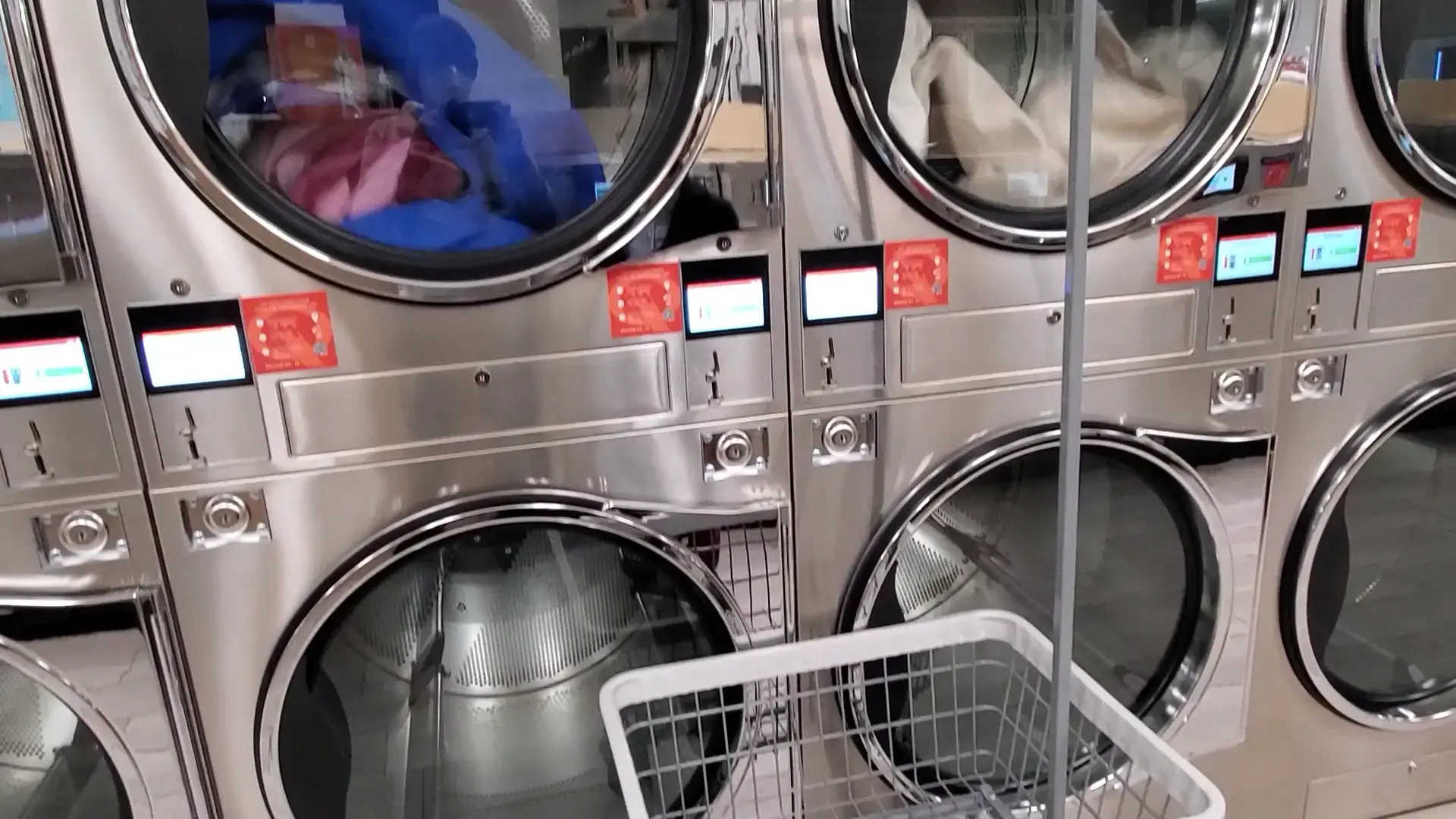 Sunny Bubbles Laundry thumbnail 2