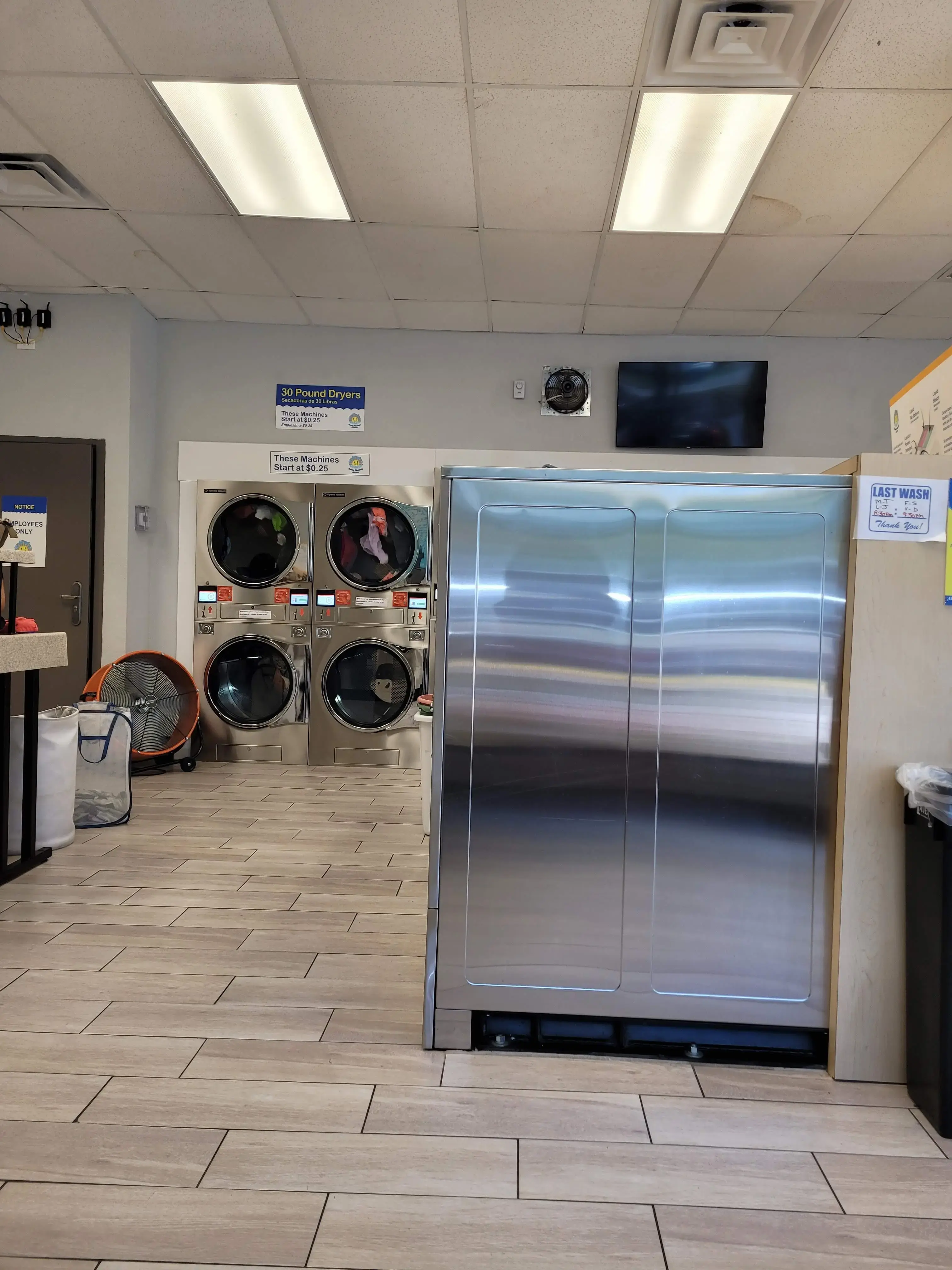 Sunny Bubbles Laundry - Image 13