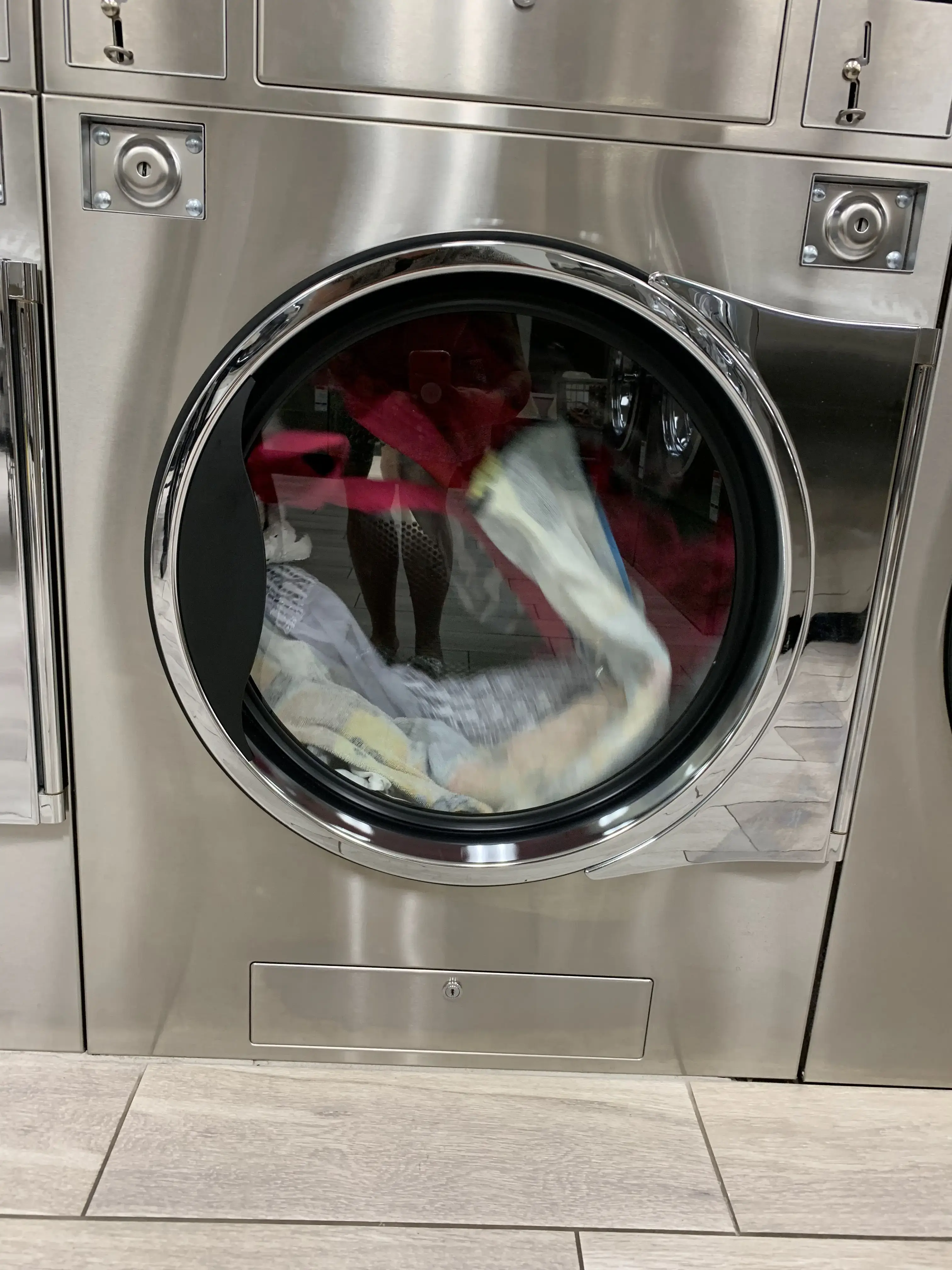 Sunny Bubbles Laundry thumbnail 17