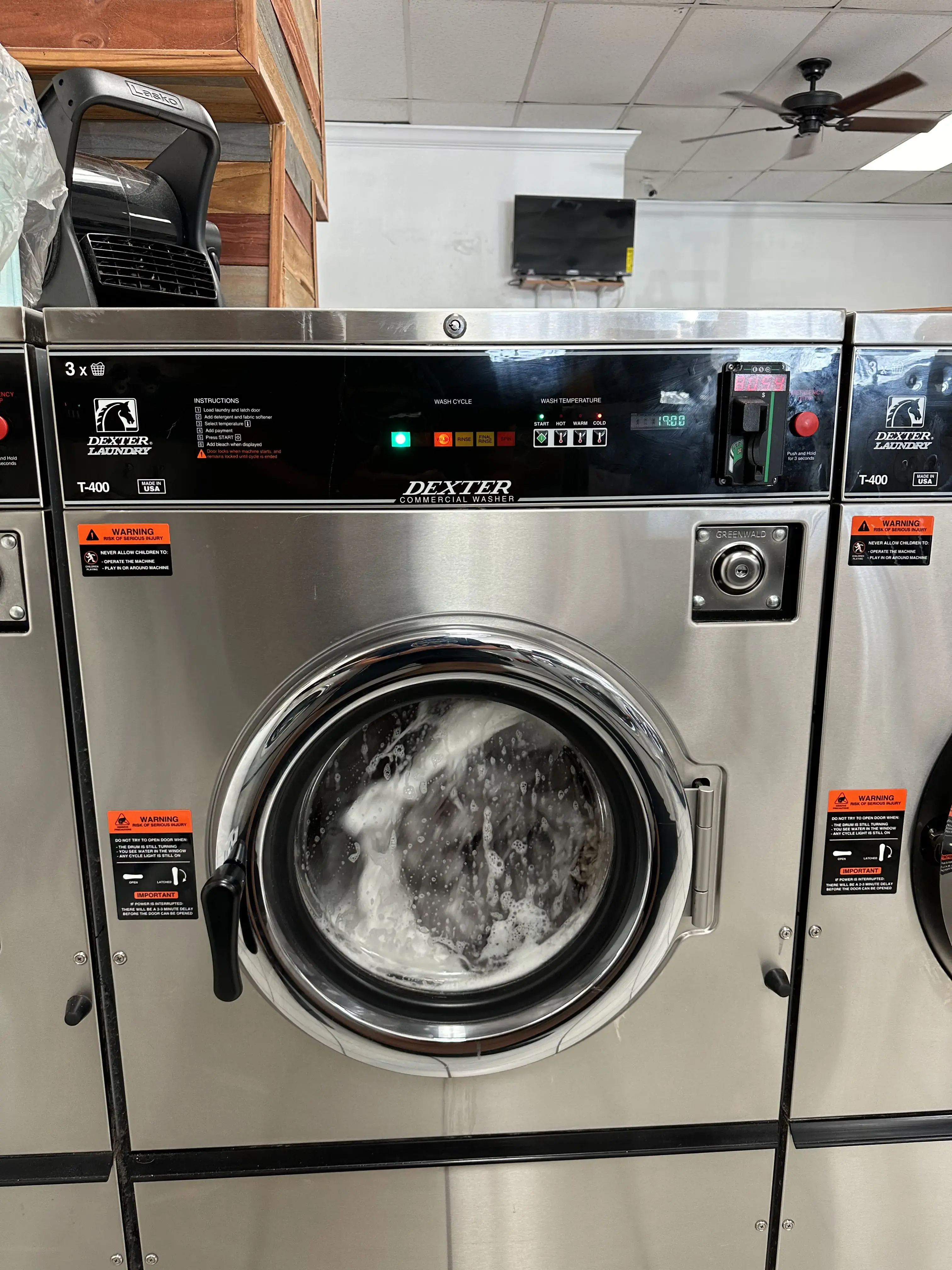 Sunny Days Laundromat - San Carlos Plaza thumbnail 19