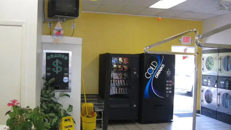 Sunny Days Laundromat - San Carlos Plaza thumbnail 4