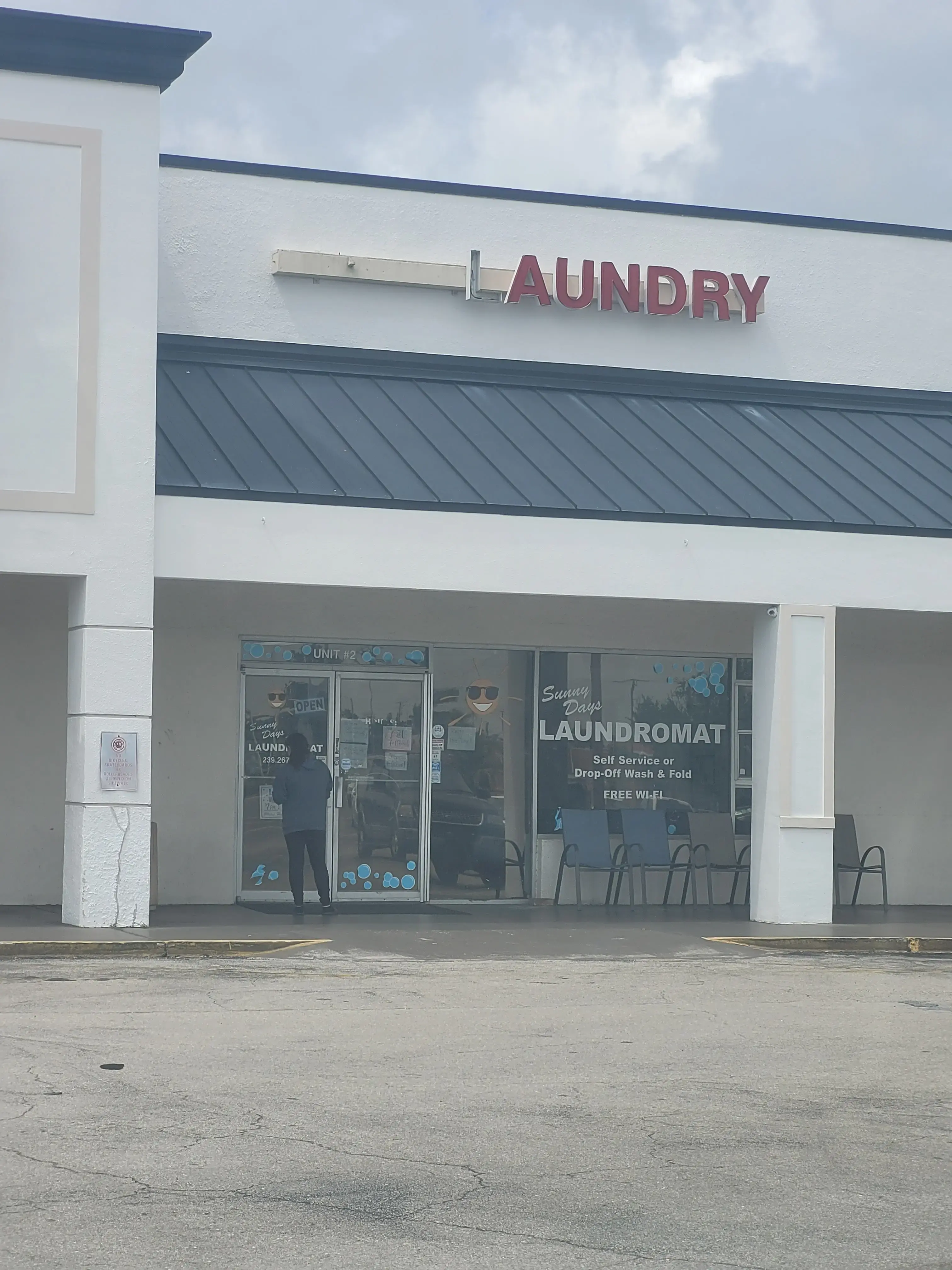 Sunny Days Laundromat - San Carlos Plaza thumbnail 6
