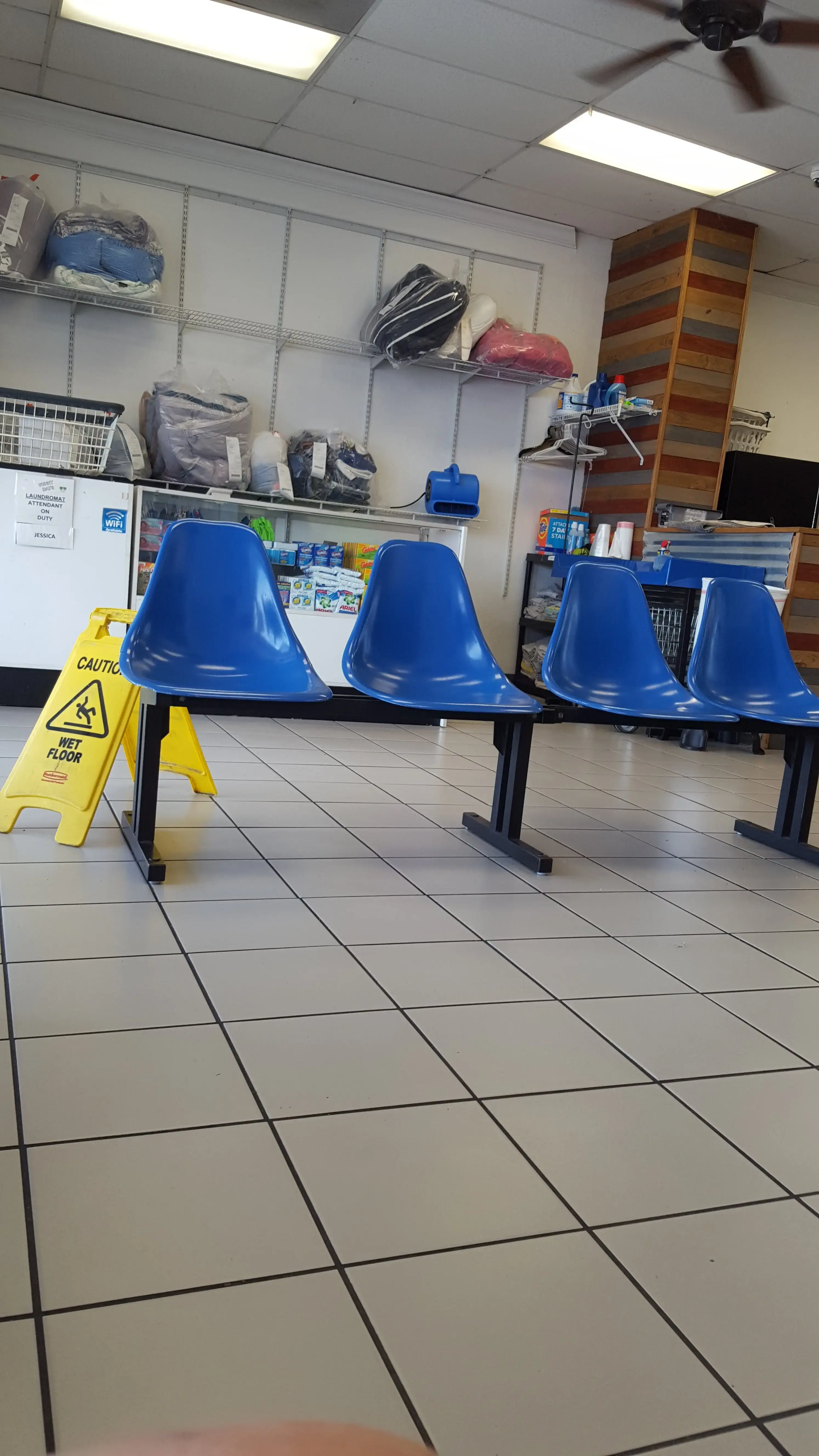 Sunny Days Laundromat - San Carlos Plaza thumbnail 10
