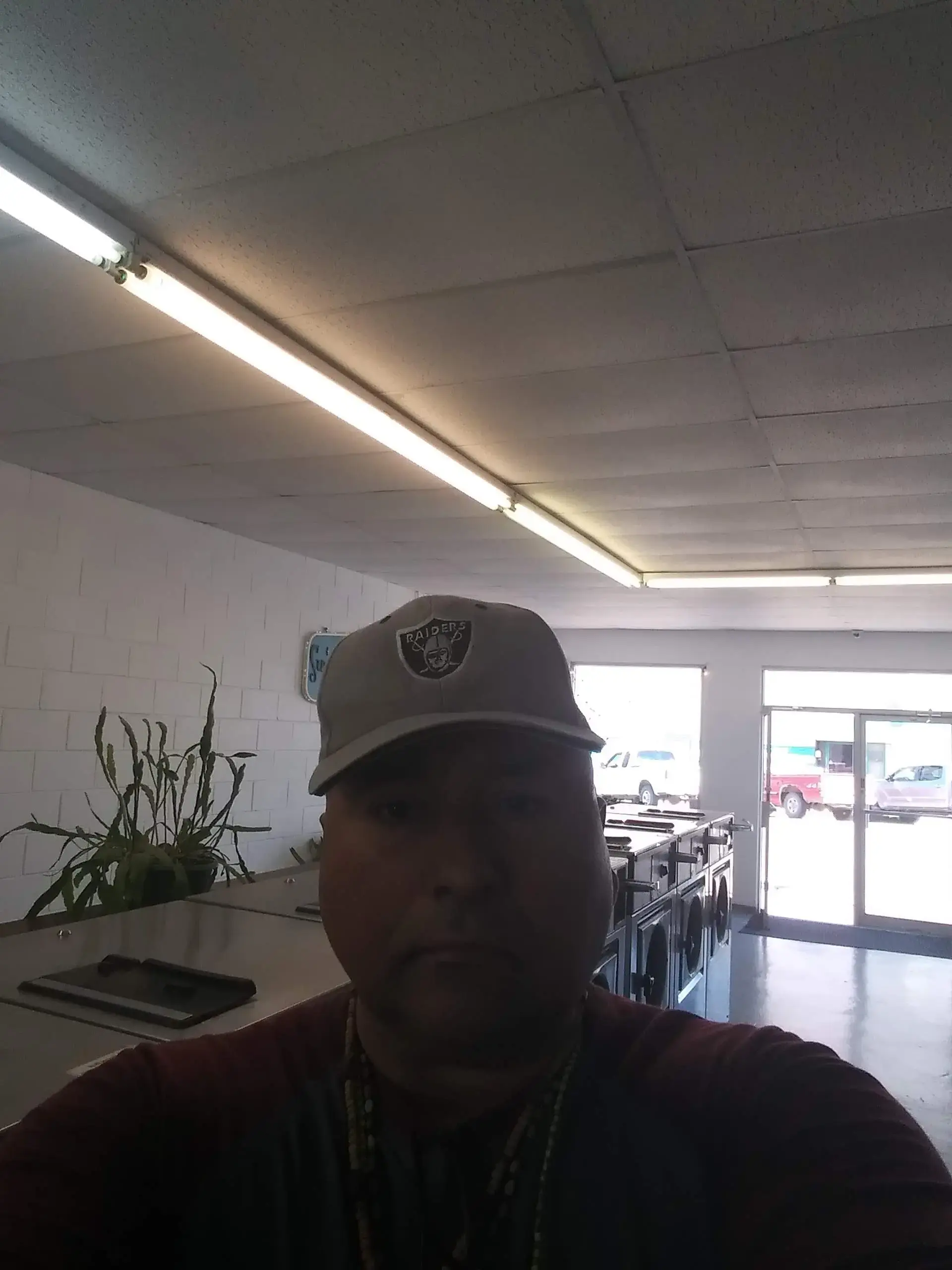 Sunny Days Laundromat - Image 11