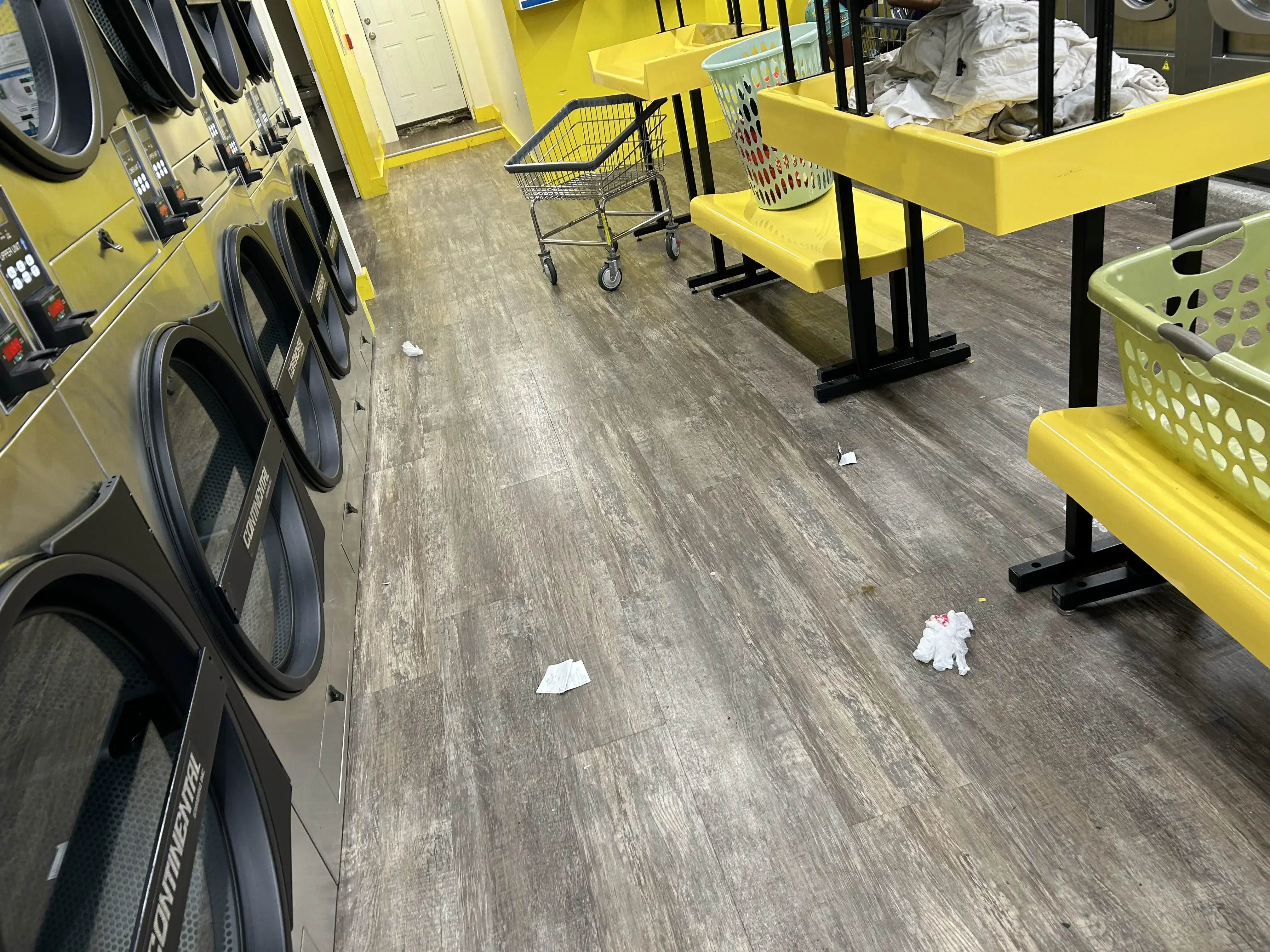 Sunny Daze Laundromat - Image 5