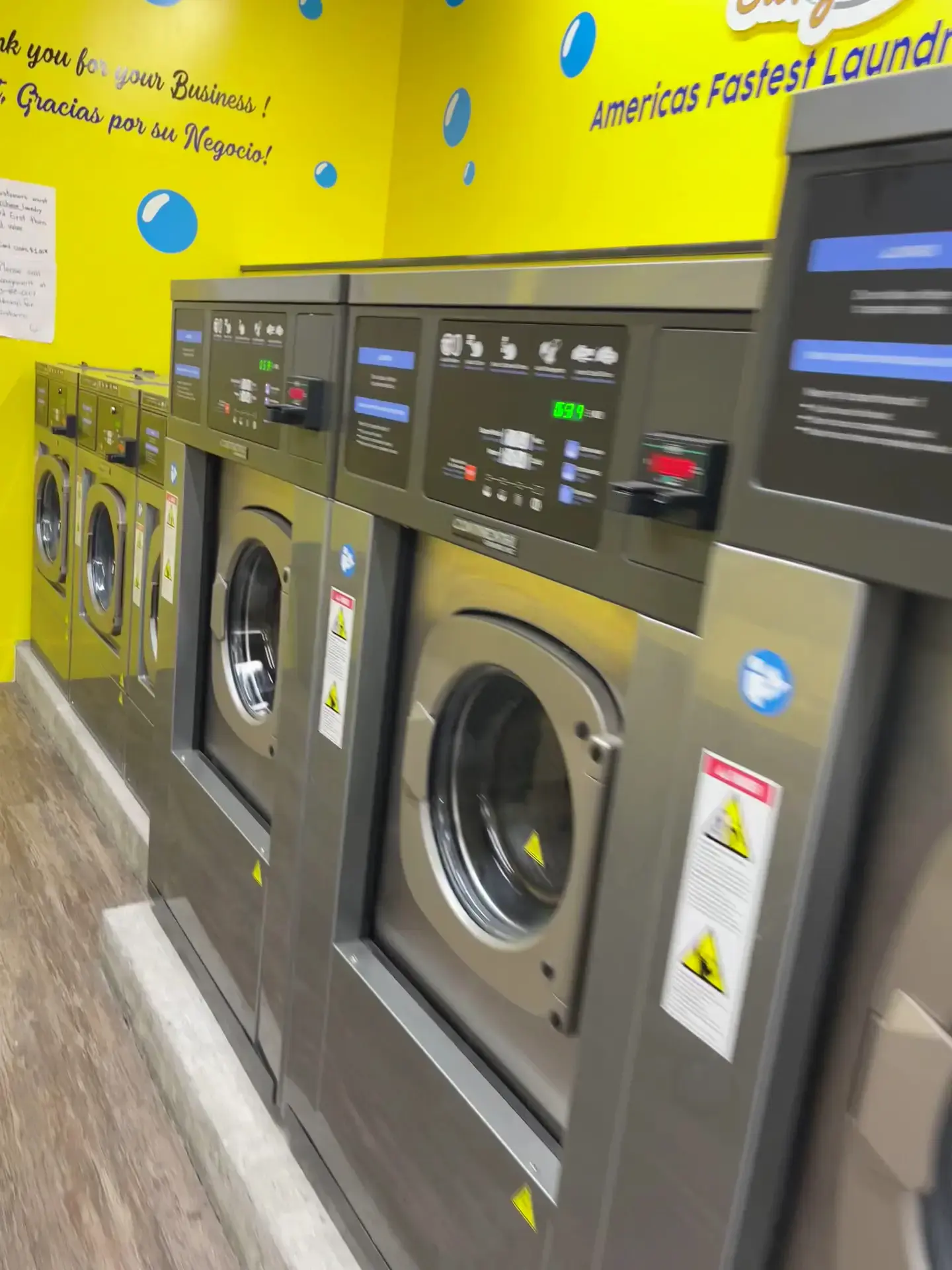 Sunny Daze Laundromat - Image 8