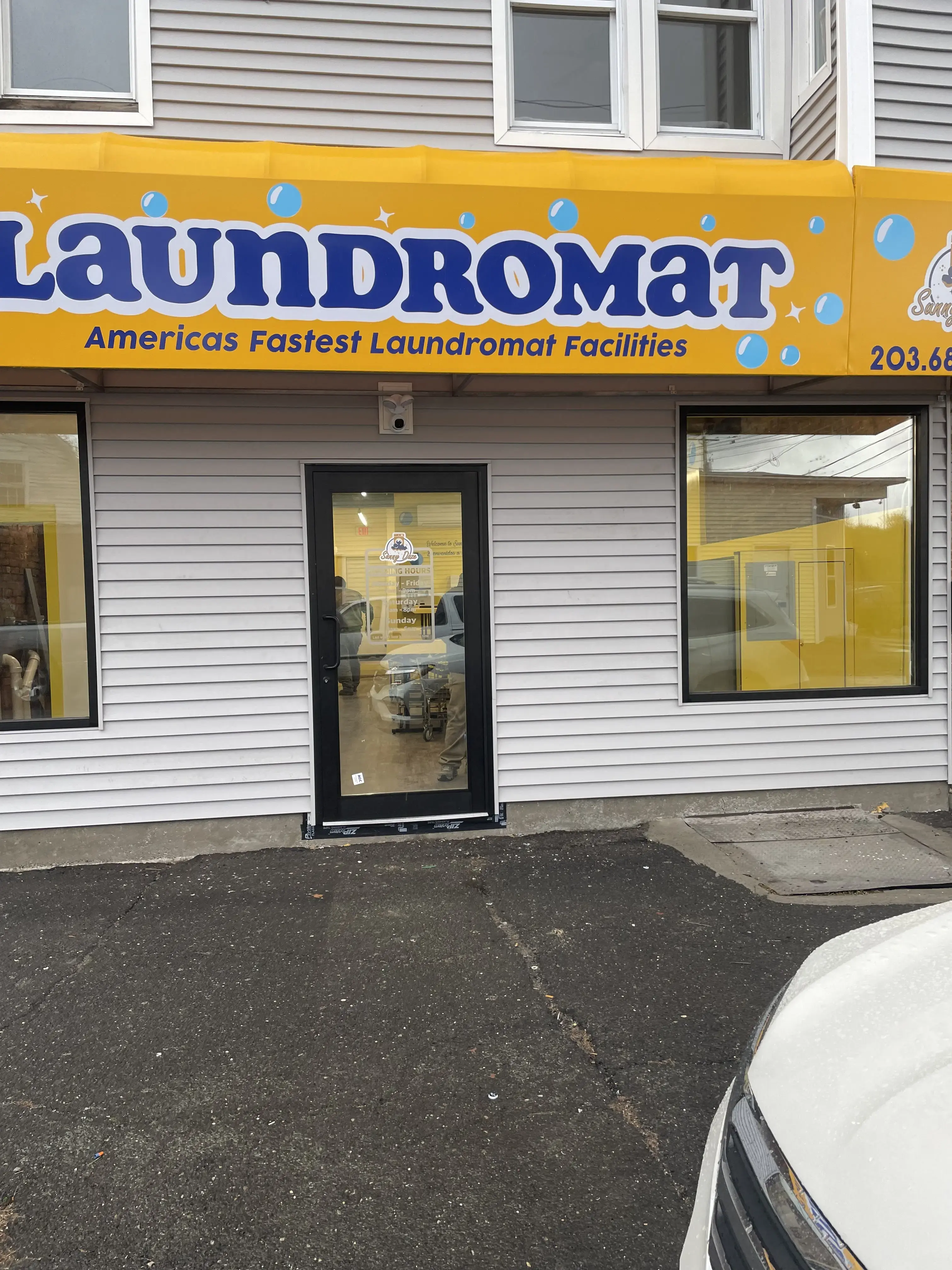 Sunny Daze Laundromat - Image 4