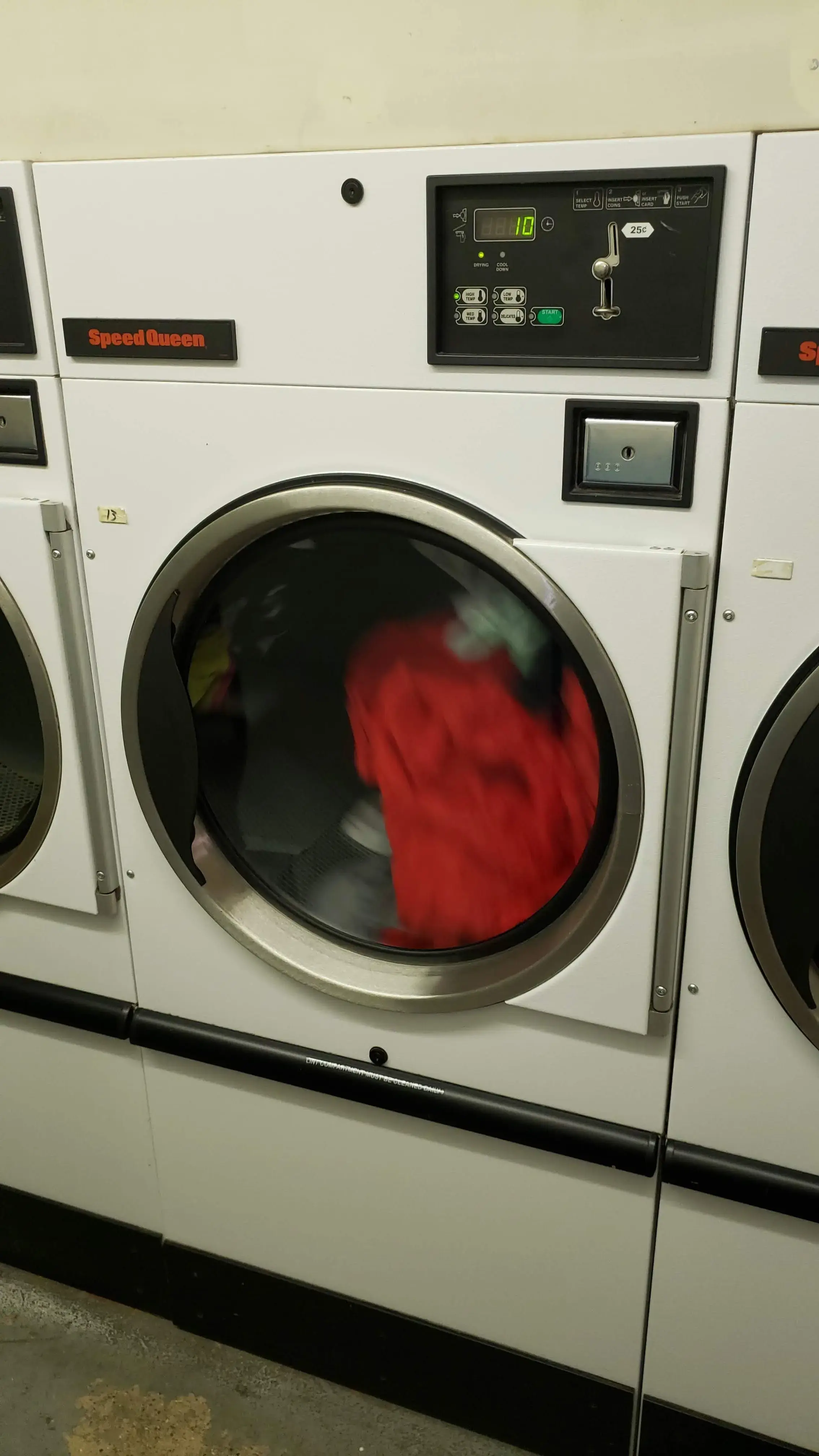 Sunny Laundromat - Image 1