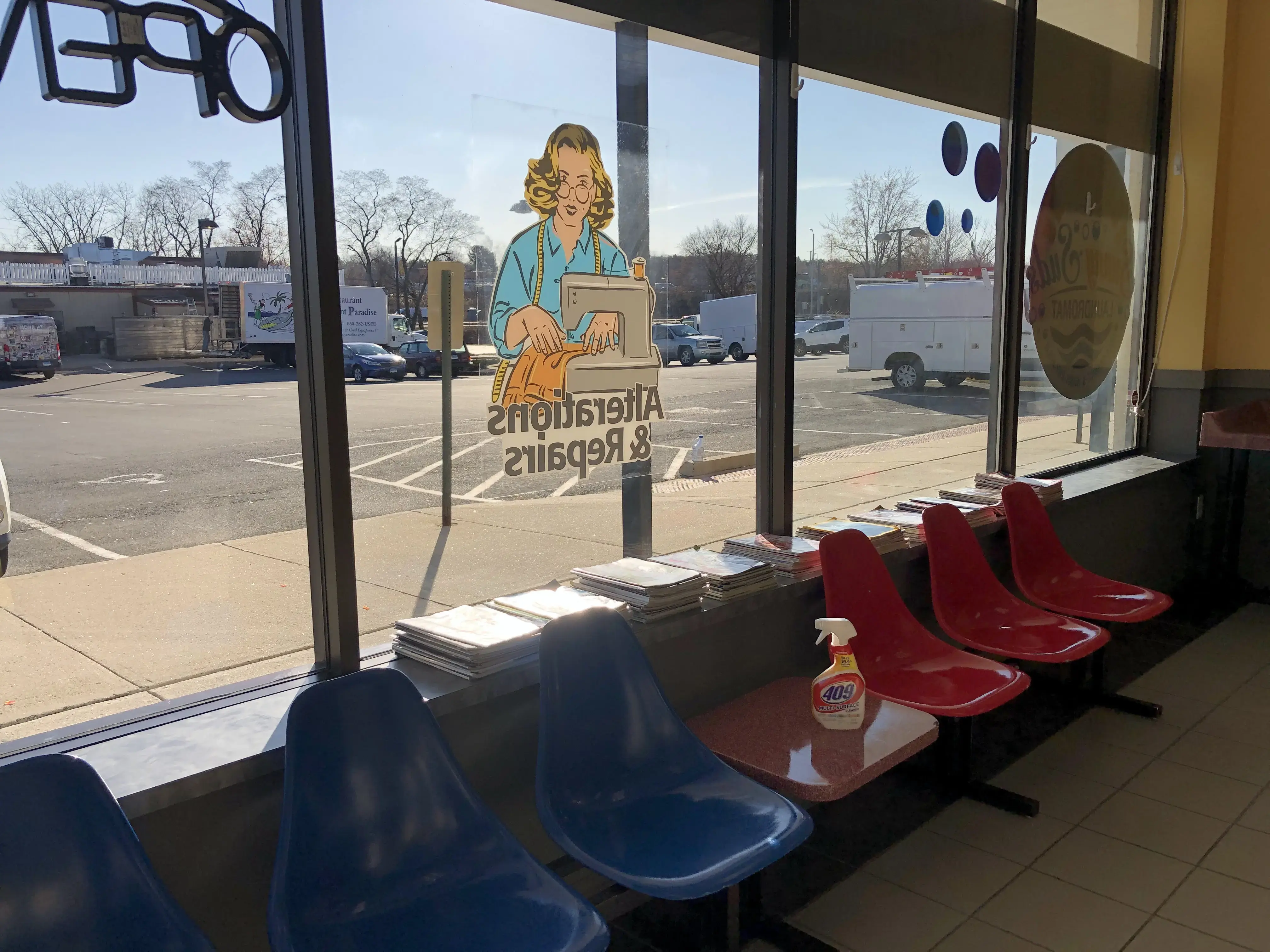 Sunny Suds Laundromat - Image 6
