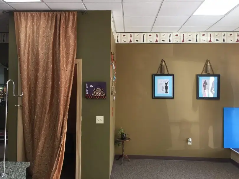 Sunny's Dry Cleaners and Alterations - Providence Road Charlotte - Image 2