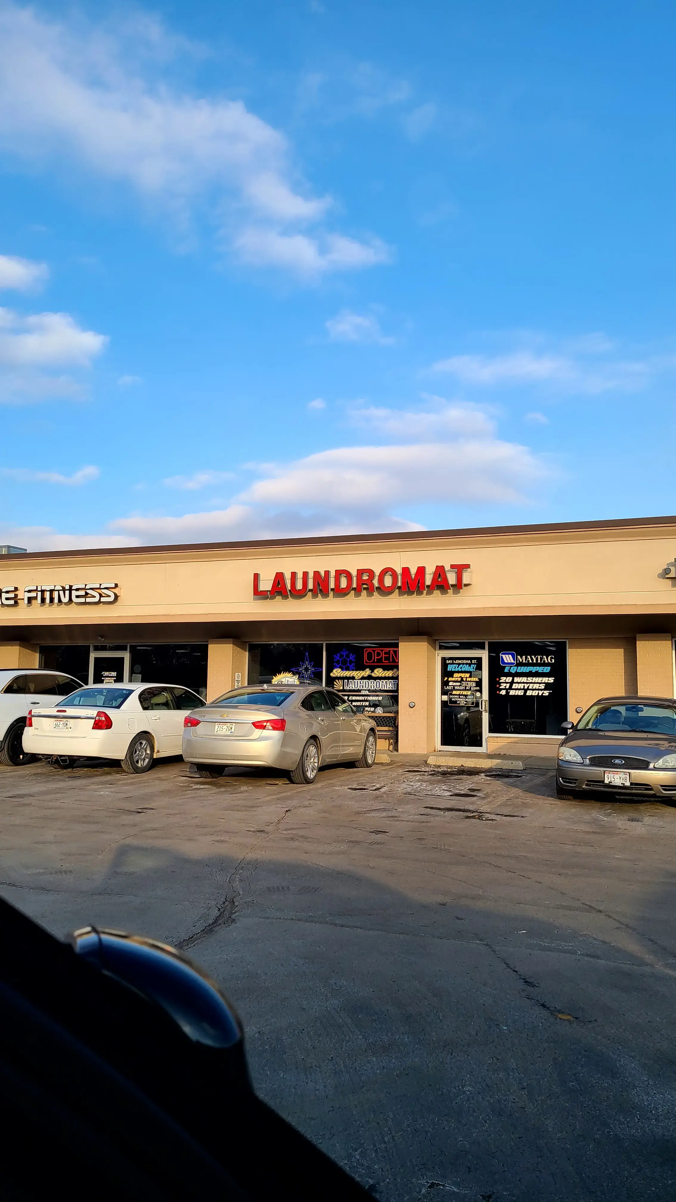 Sunny's Suds Laundromat - Image 4