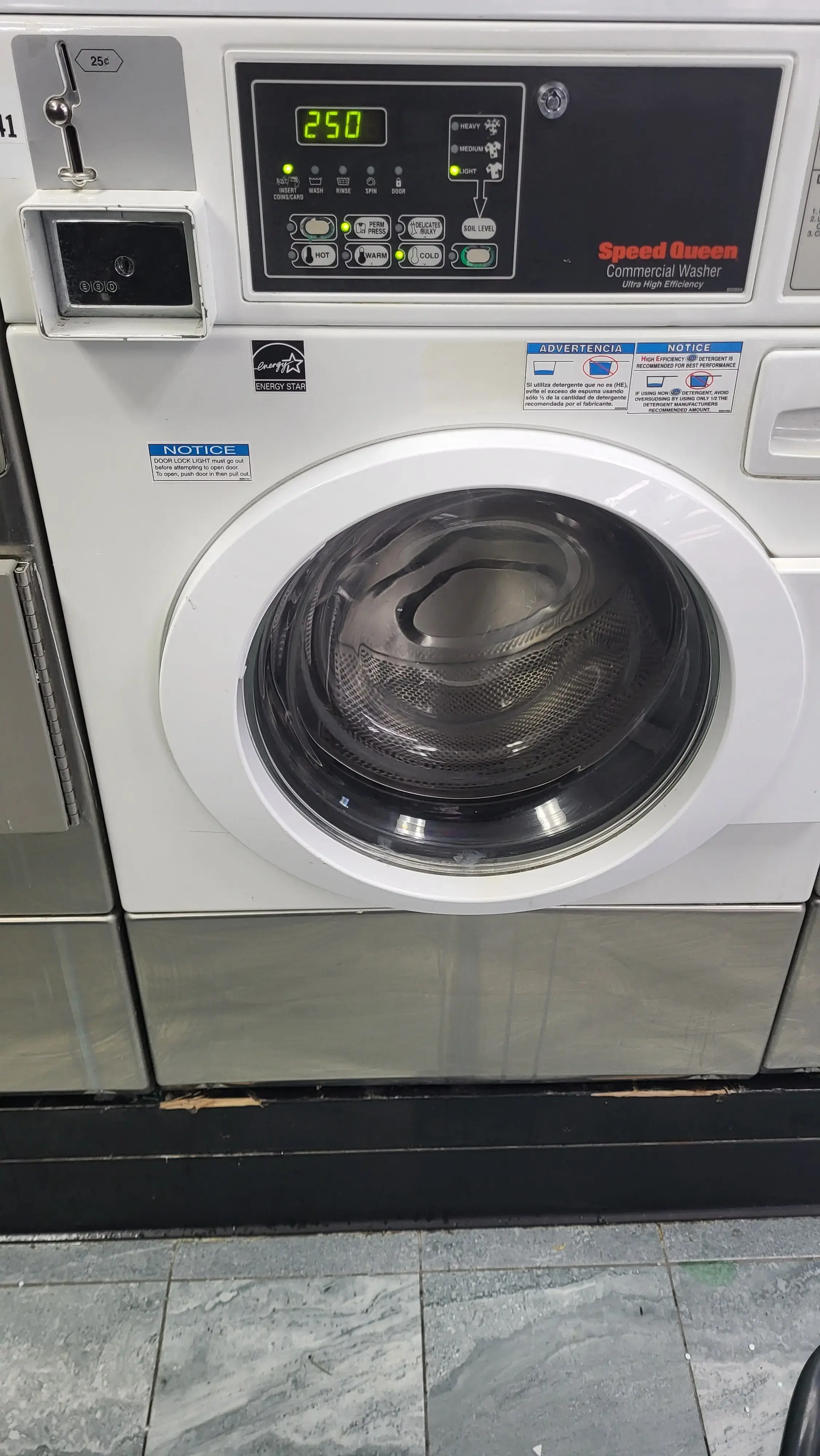 Sunny's Suds Laundromat thumbnail 7