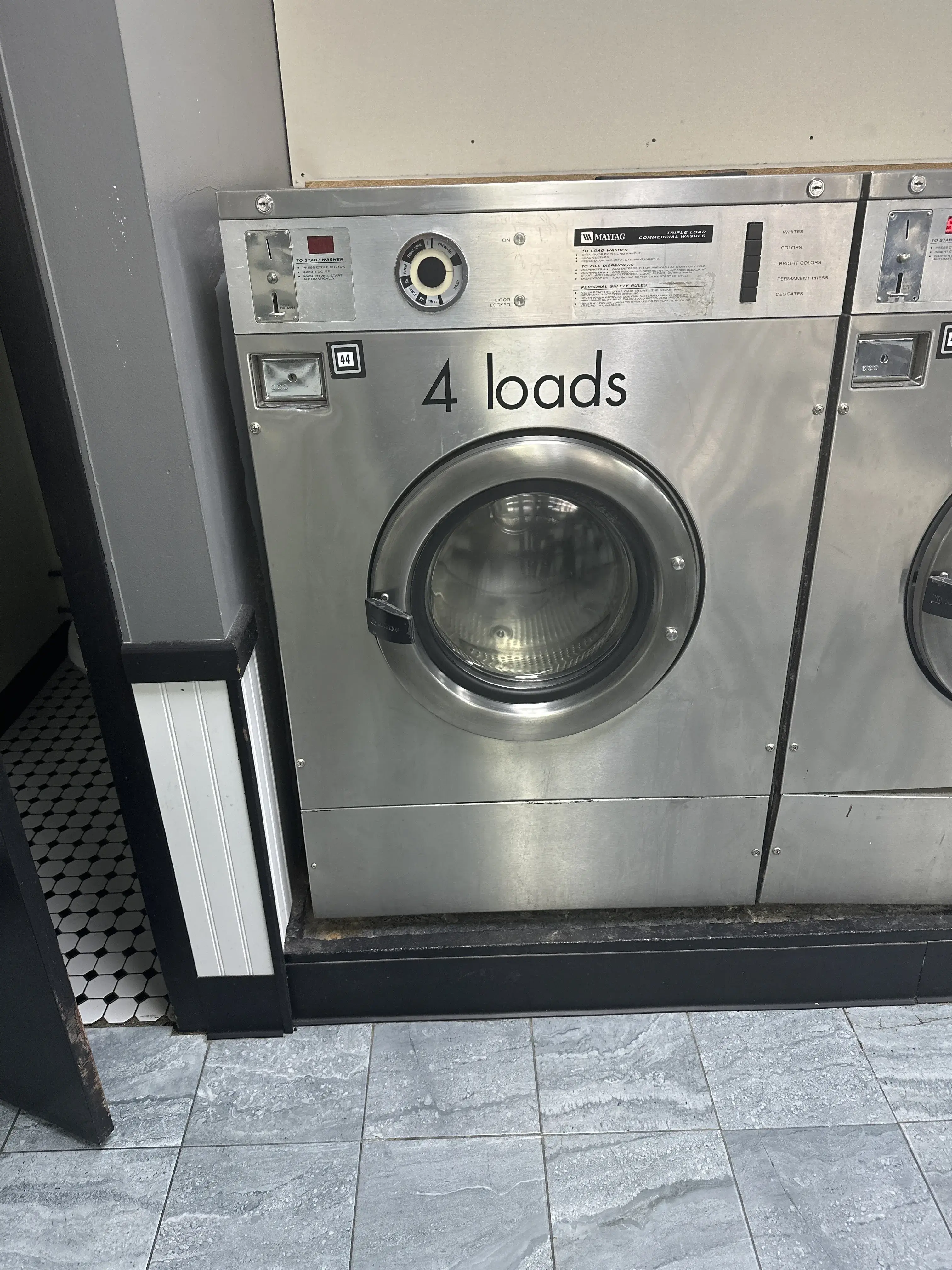 Sunny's Suds Laundromat thumbnail 9