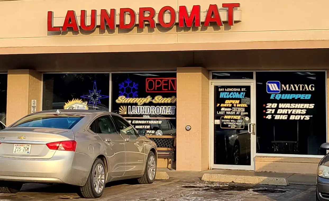 Sunny's Suds Laundromat thumbnail 12