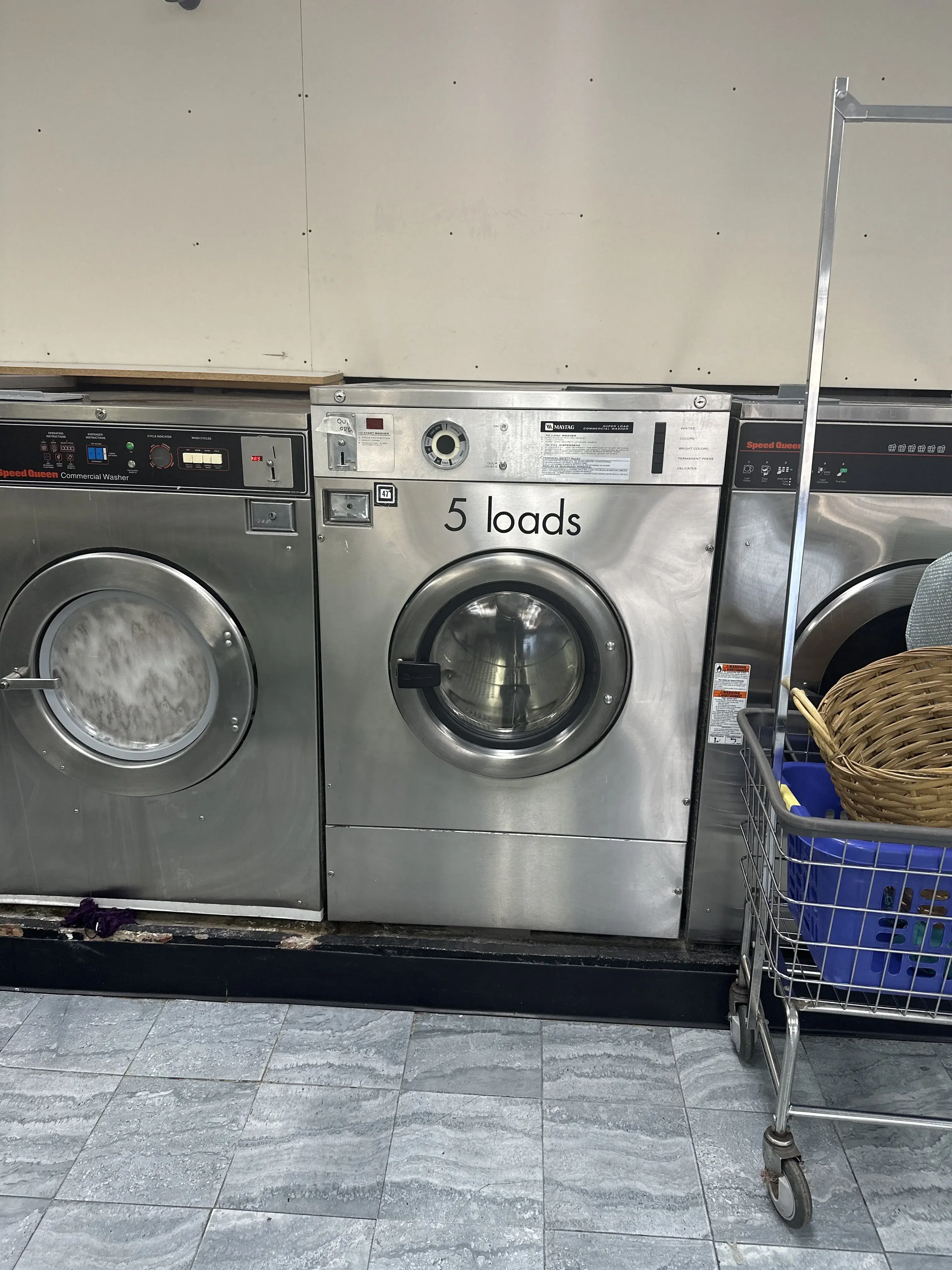 Sunny's Suds Laundromat - Image 3