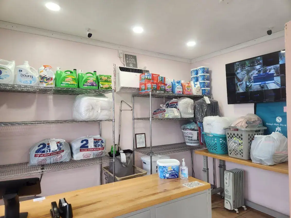 Sunny's Wash, Dry & Fold - Image 4