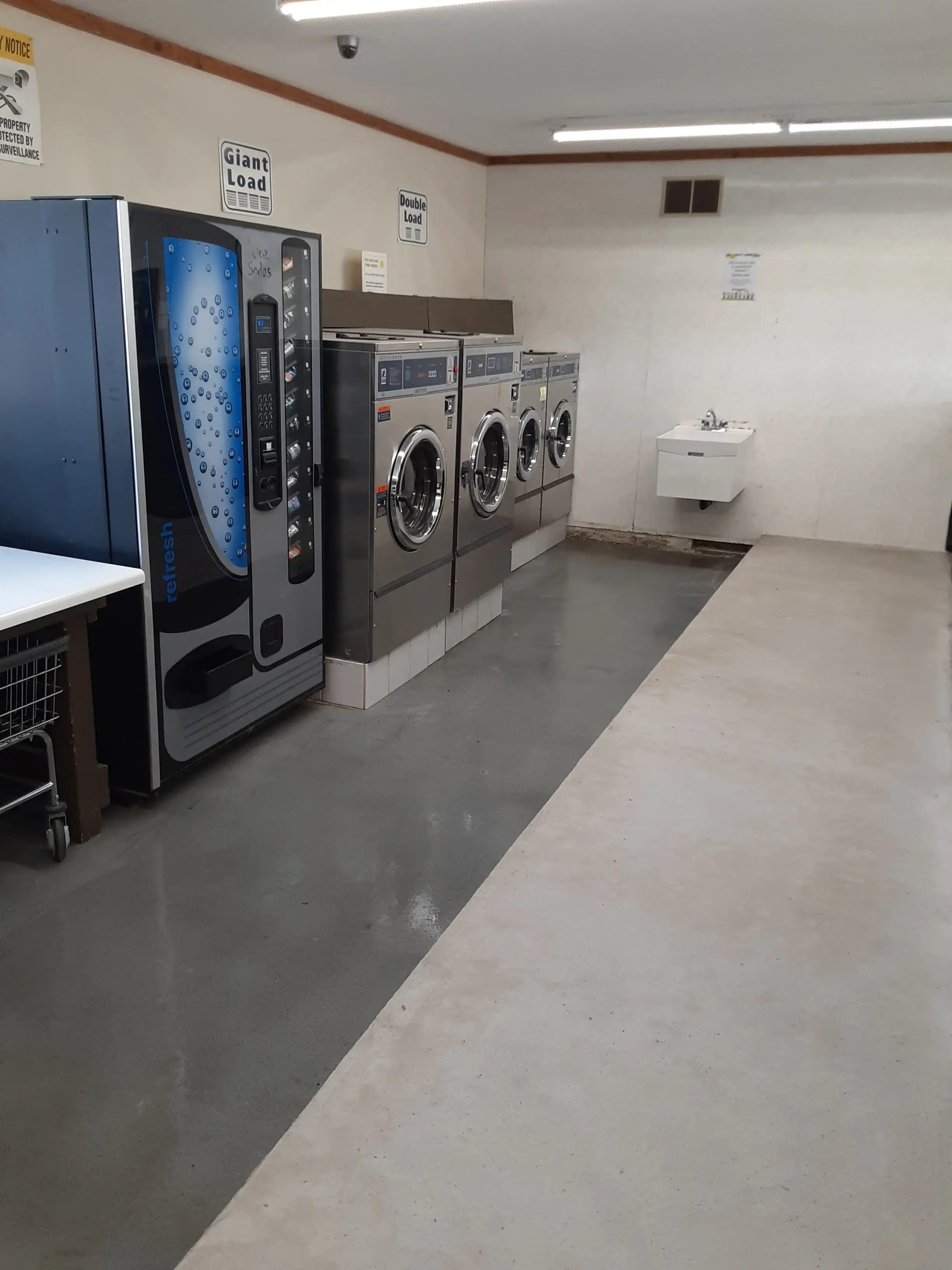 SunnySide Laundromat, Car Wash & Storage Units thumbnail 10