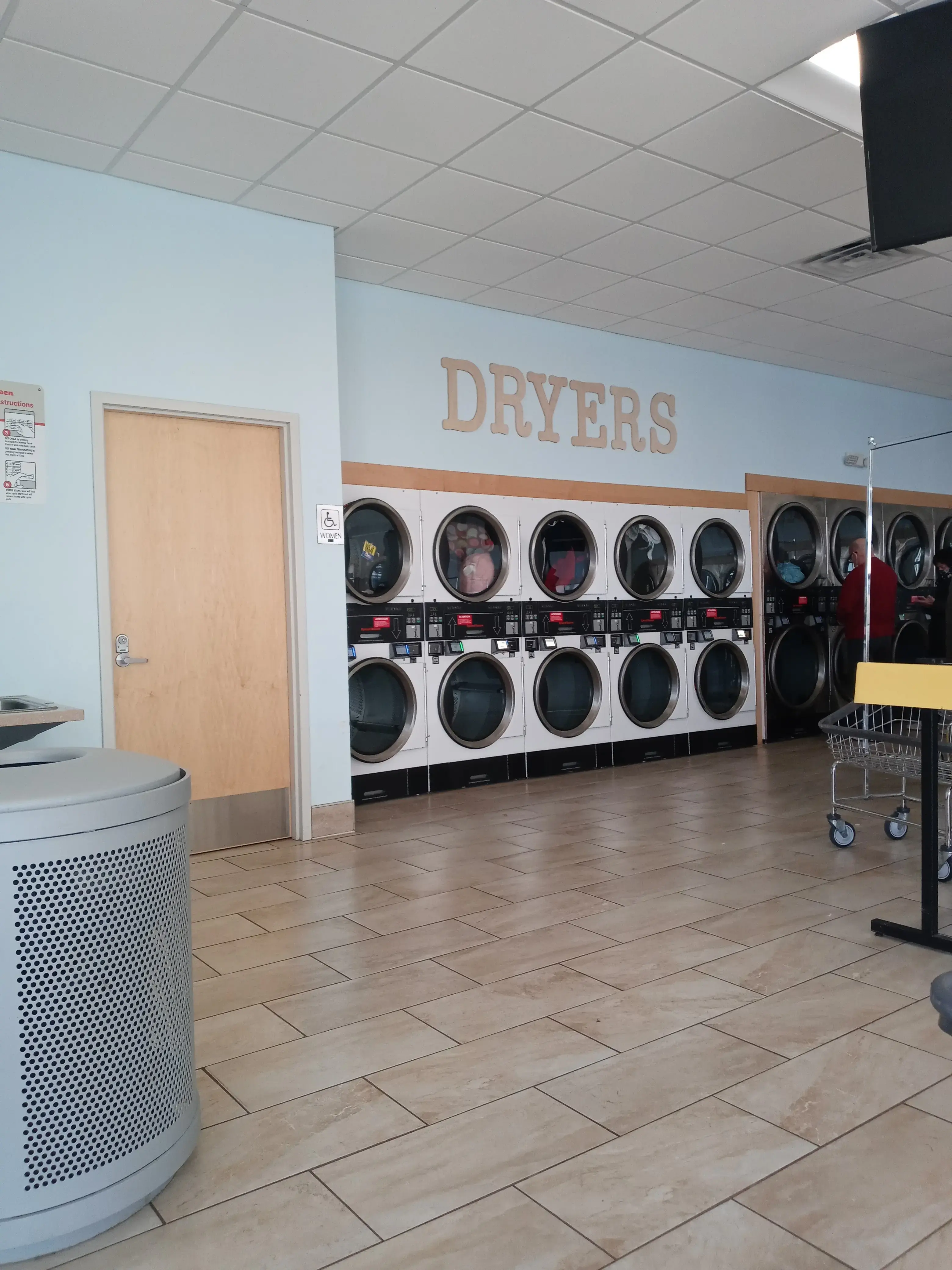 Sunray Laundromat thumbnail 17