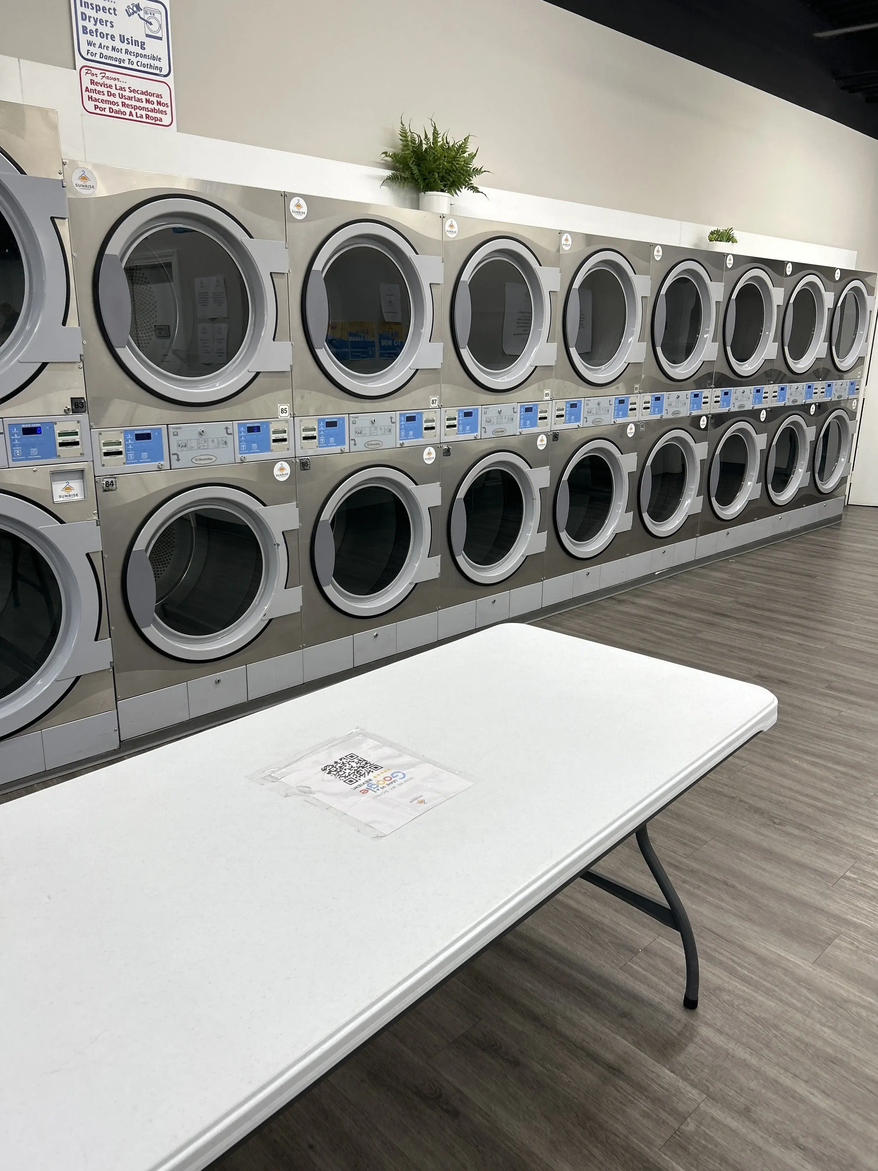 Sunrise Laundry - Maywood thumbnail 14