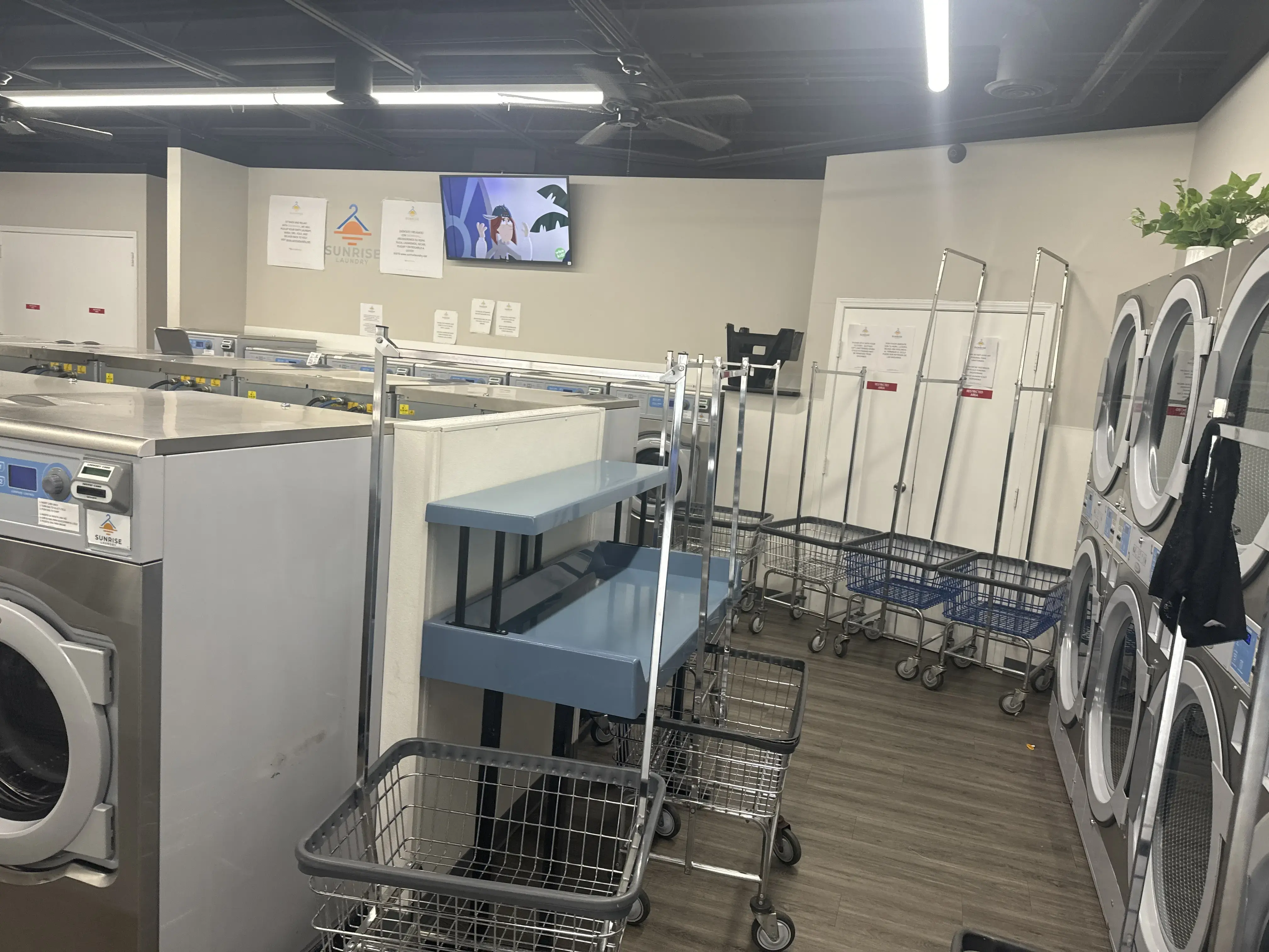 Sunrise Laundry - Maywood - Image 1