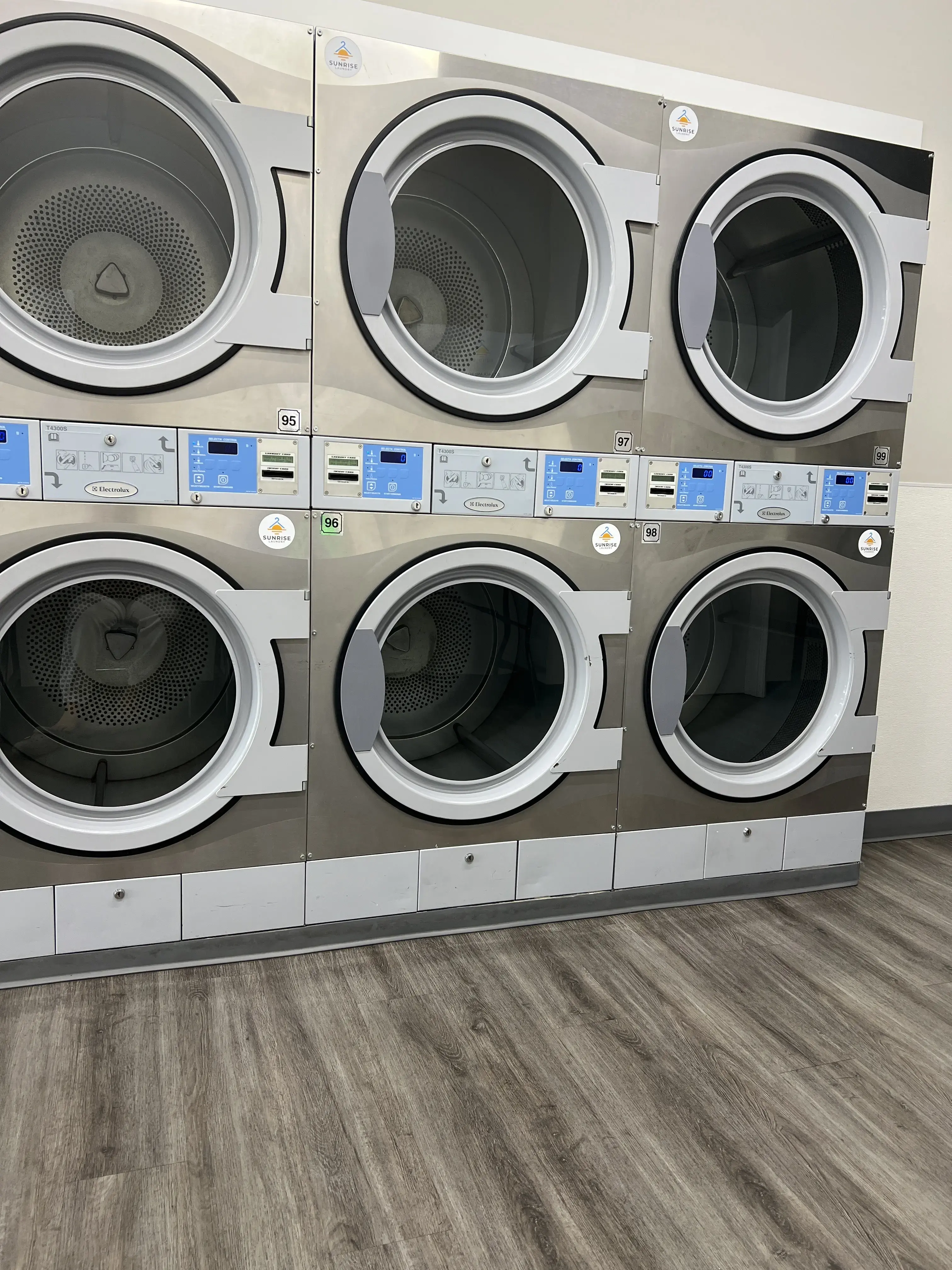 Sunrise Laundry - Maywood - Image 18