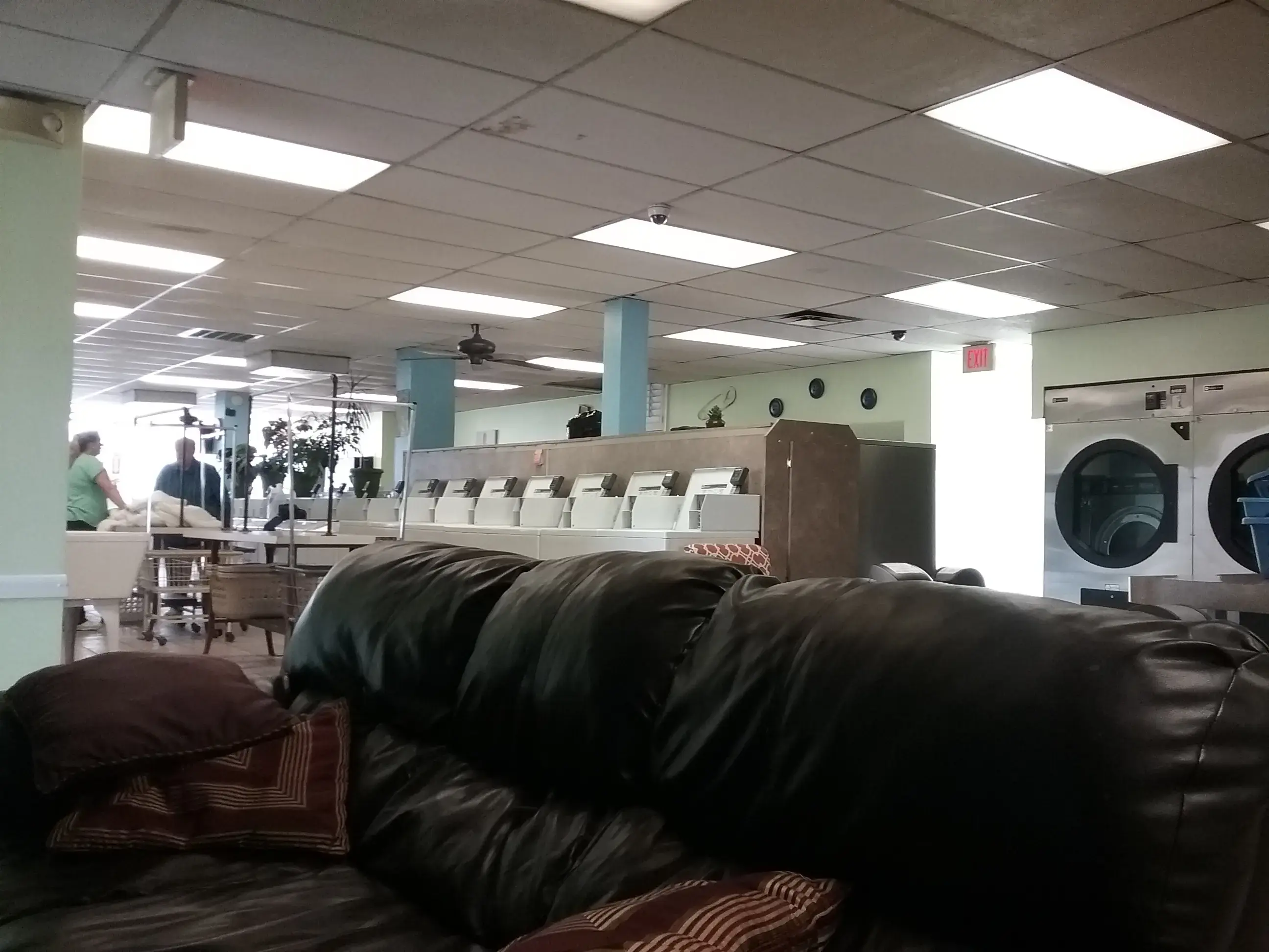 Sunrise Laundry & Drycleaning - Image 4