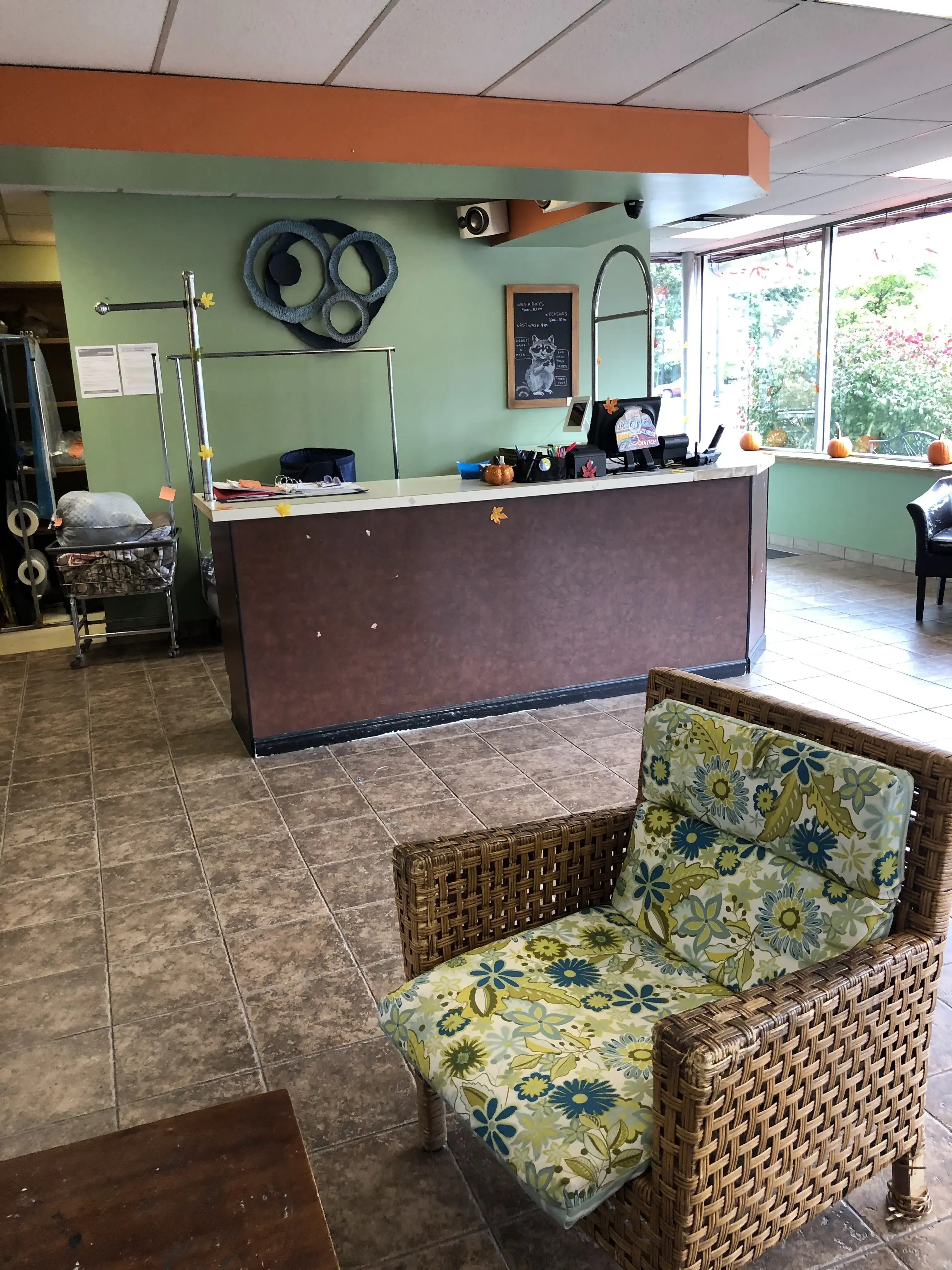 Sunrise Laundry & Drycleaning - Image 2