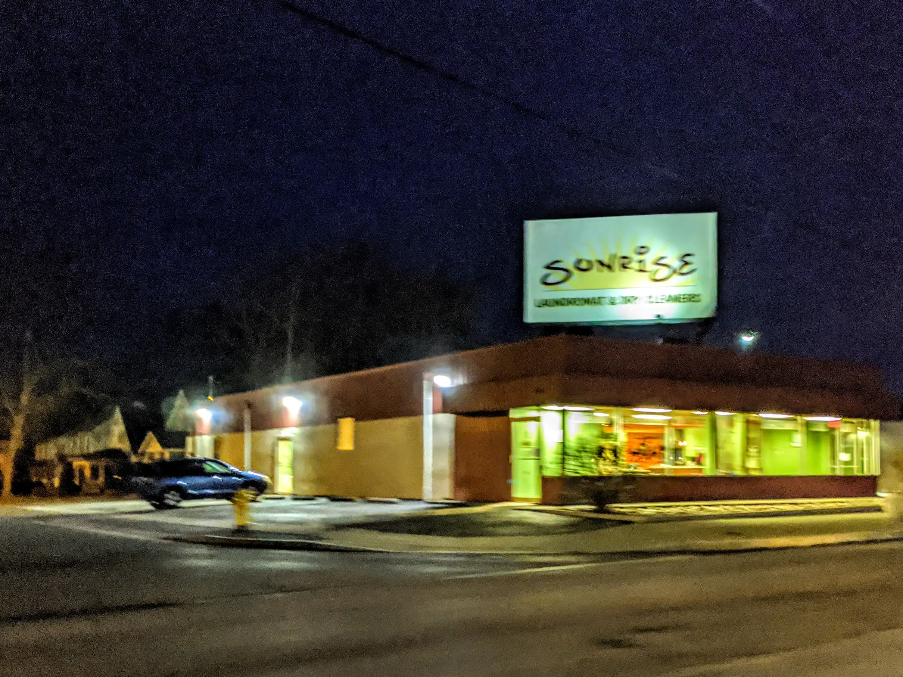 Sunrise Laundry & Drycleaning - Image 5