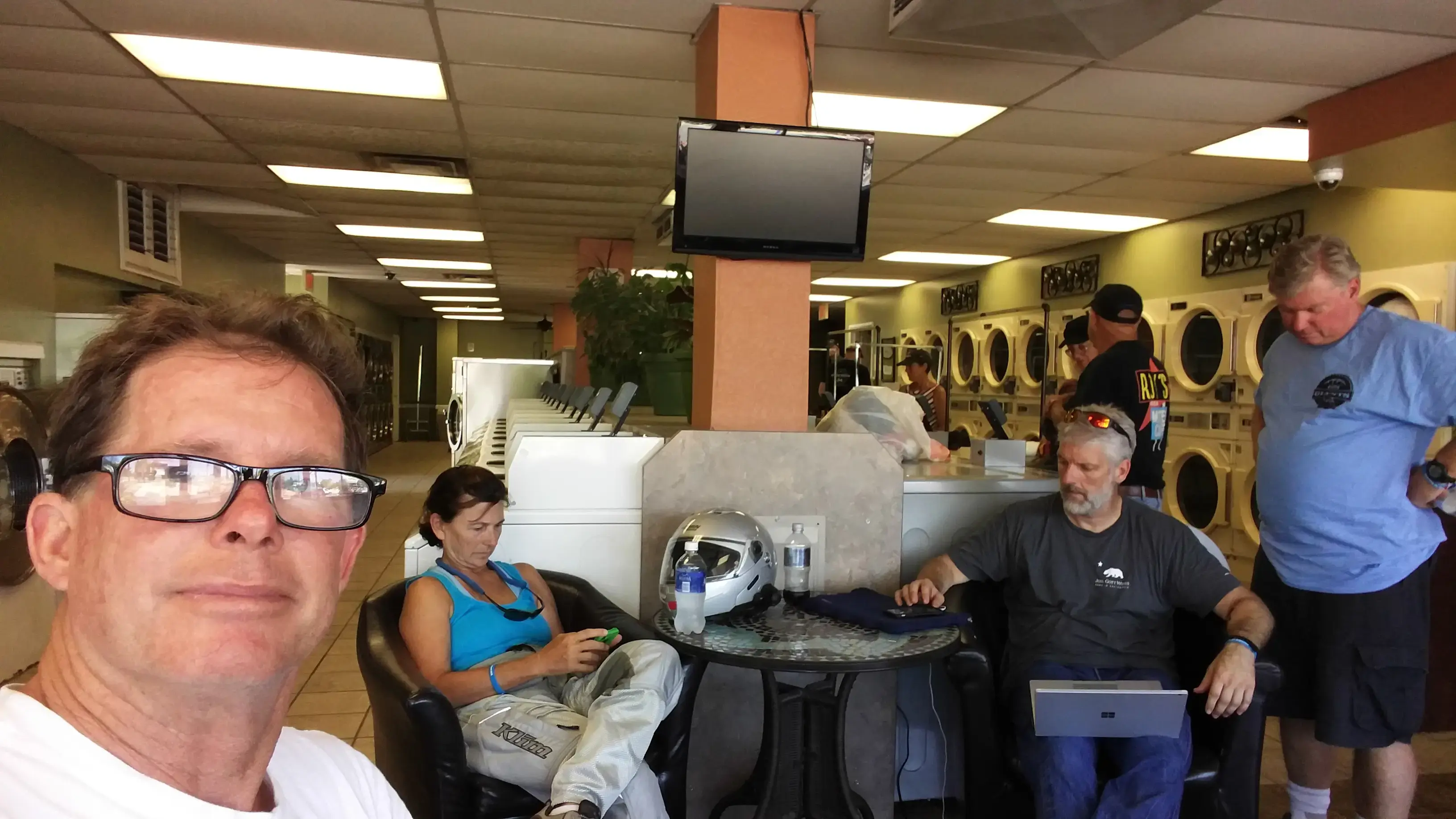 Sunrise Laundry & Drycleaning - Image 10