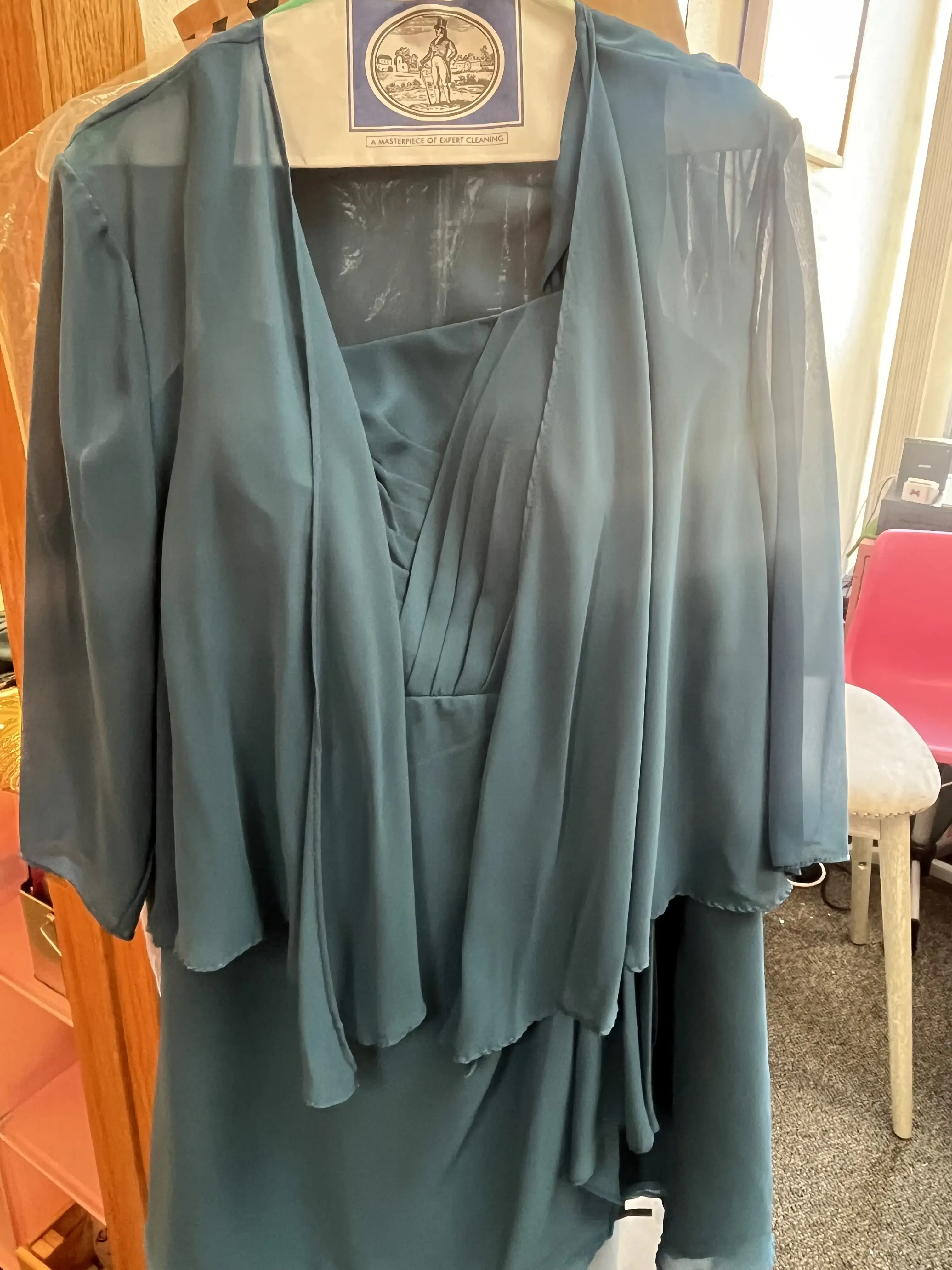Sun's Family Dry Cleaners - Image 6