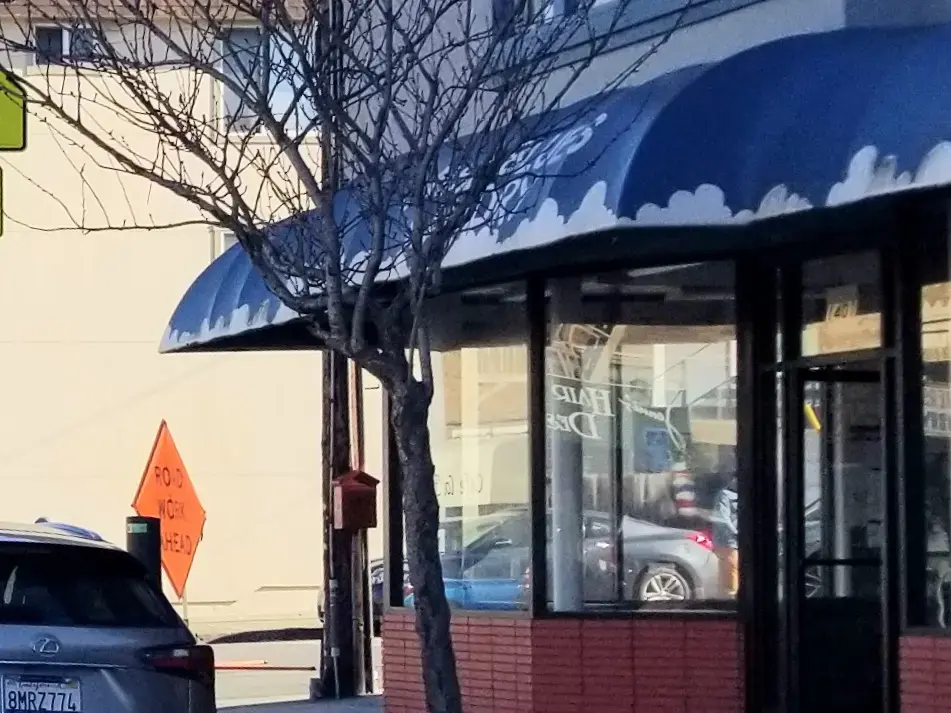 Sunset Blues Coin Laundry - Image 3