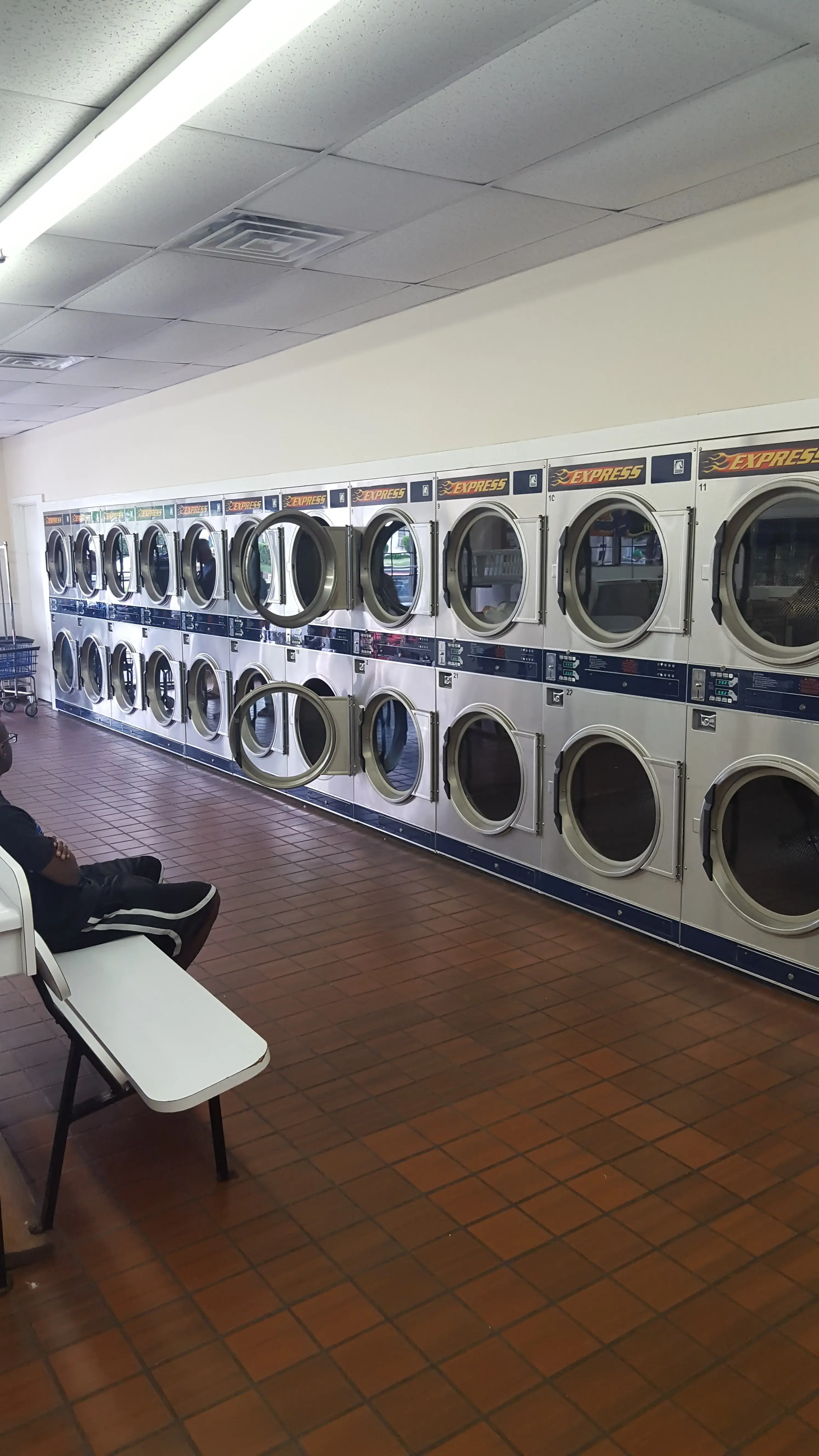 Sunset Cleaners - Image 11